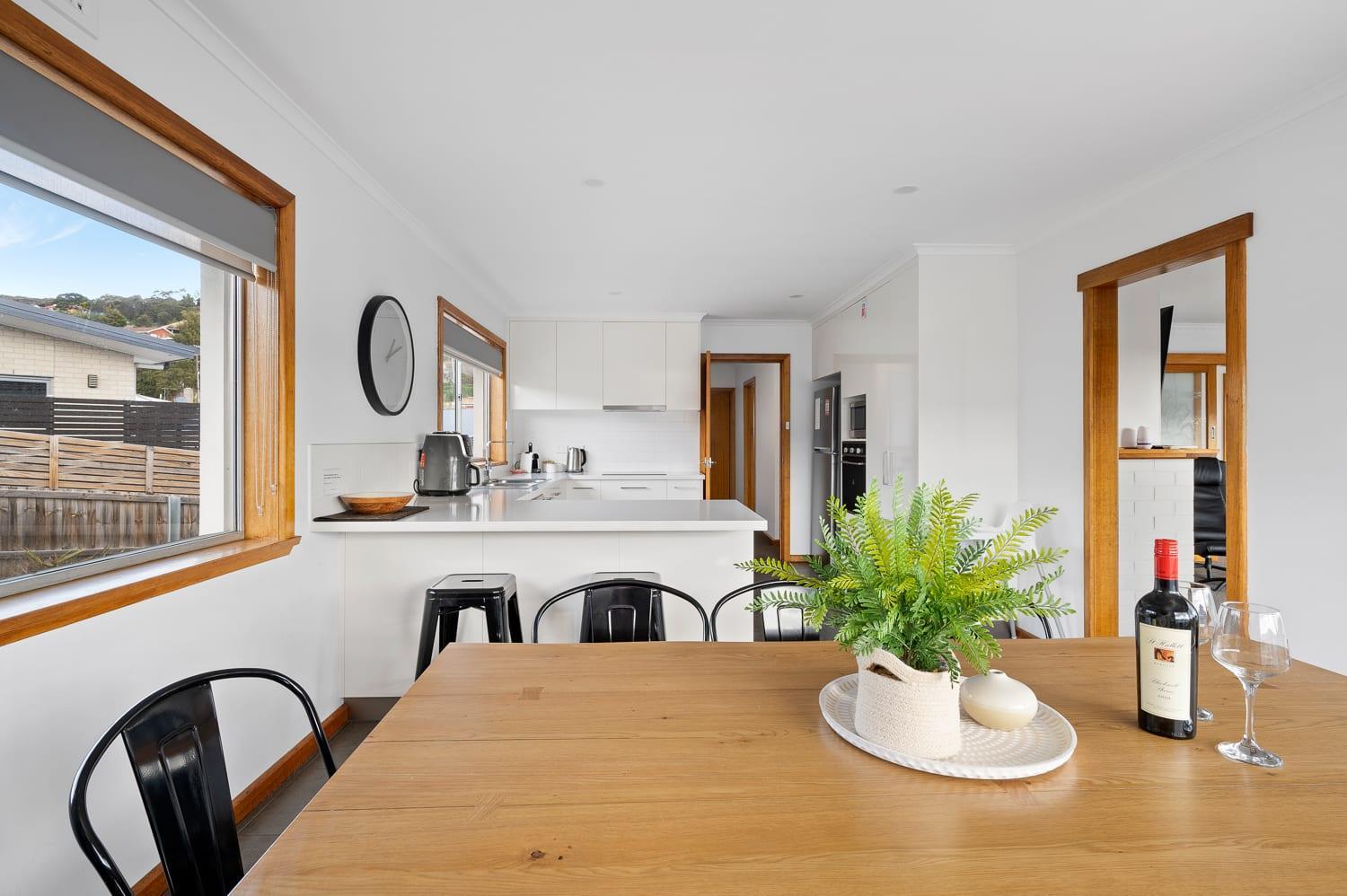 Residence at 165 Great for large groups Sleeps 11