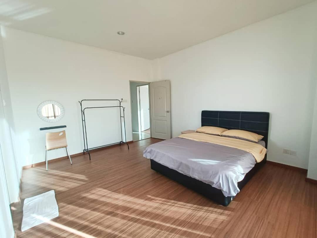 Homelite Eco Park Condominium