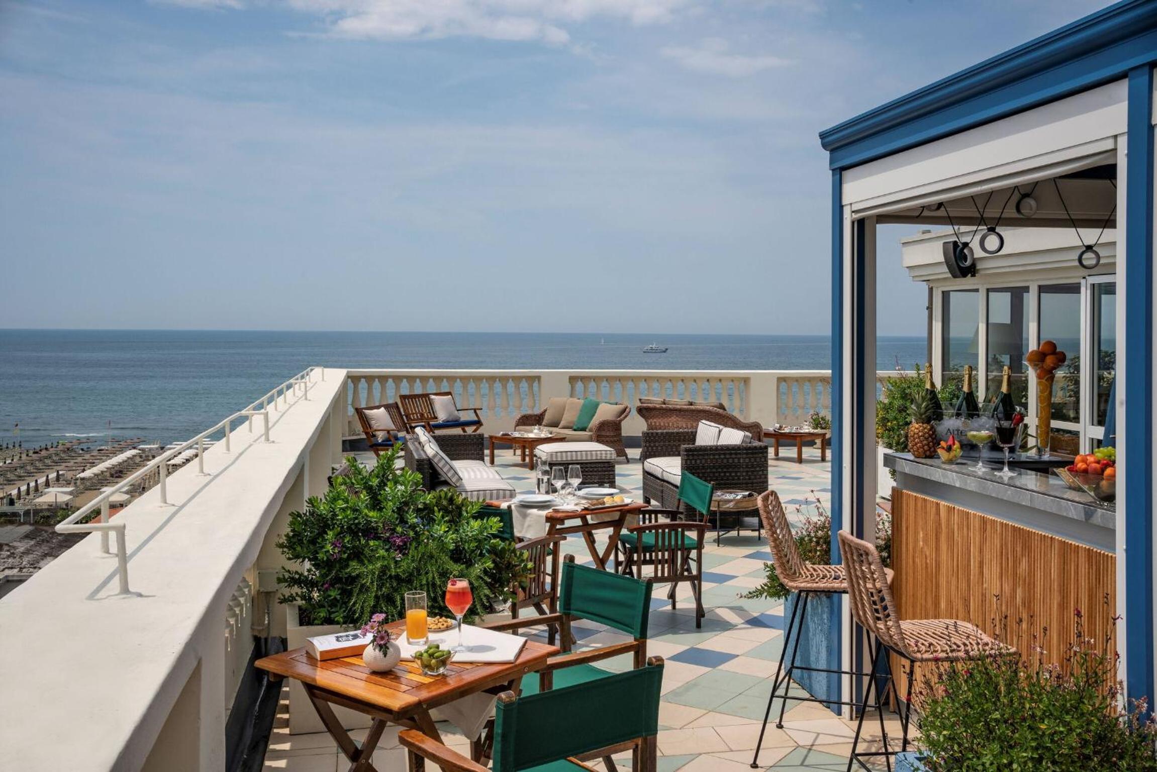 Boheme With Beach & Breakfast Included