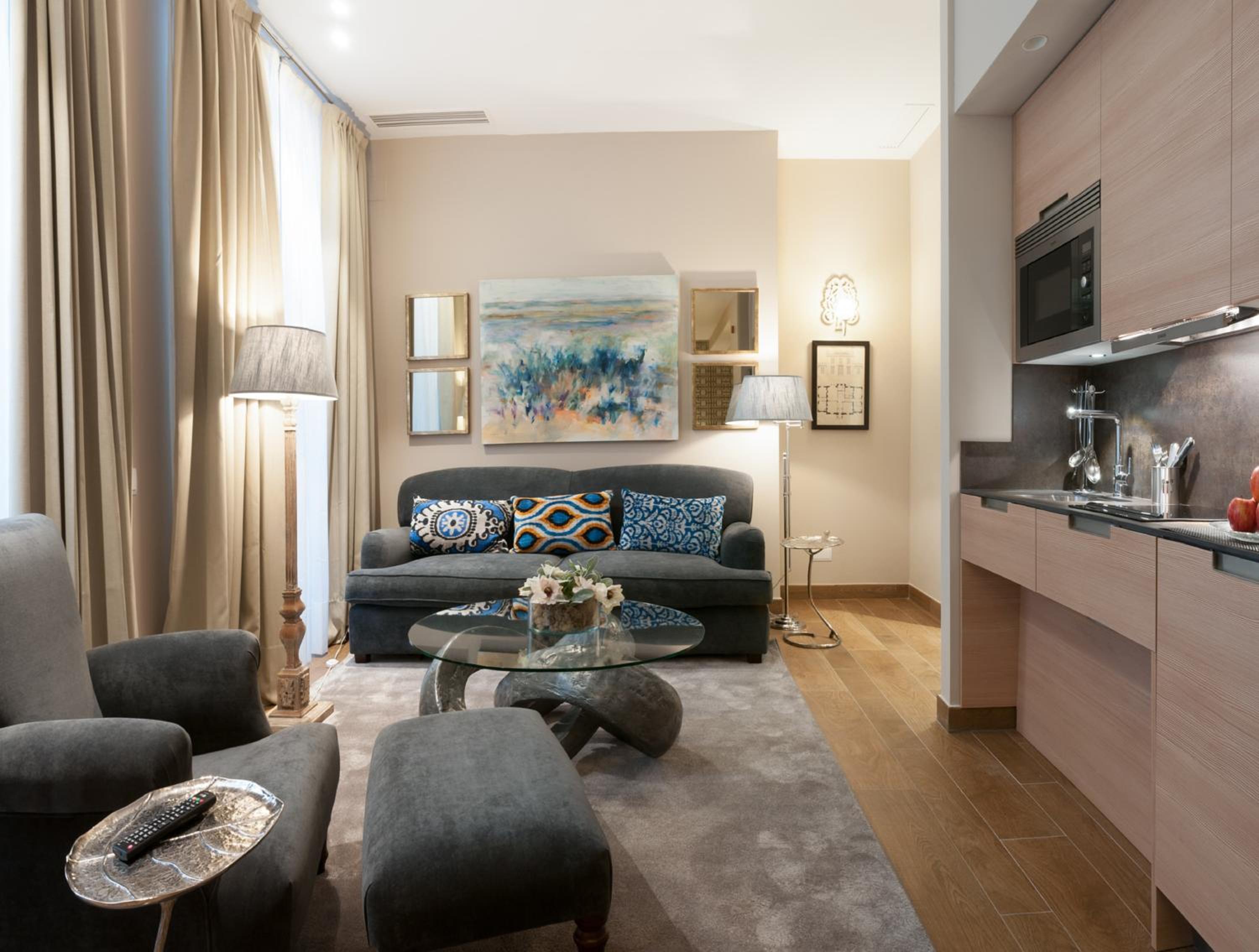 Hotel Suites Murillo Catedral - Image 1