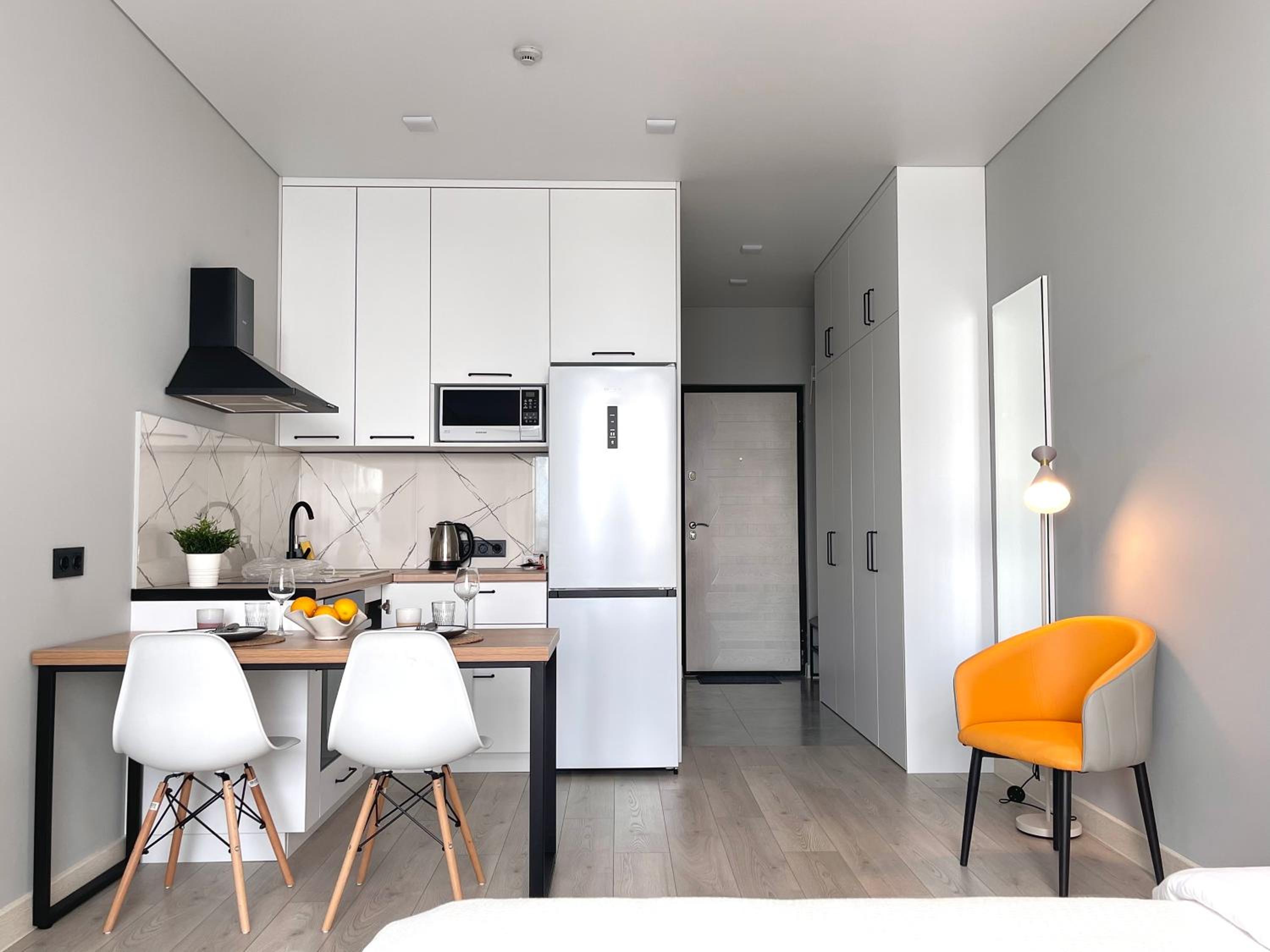 White Apartment on Shartava Avenue view 5