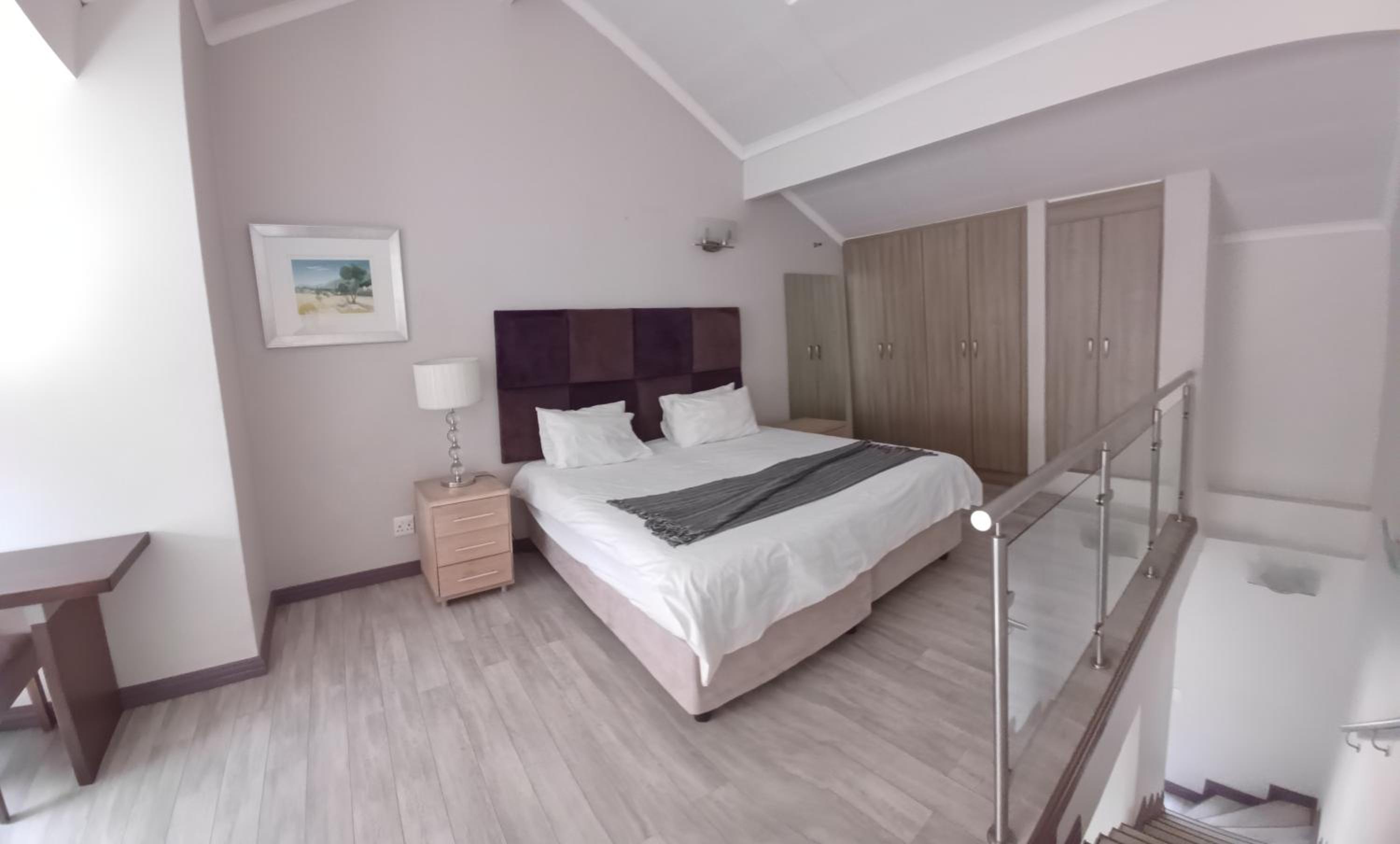Mount Royal 43 Large 1 bed apartment