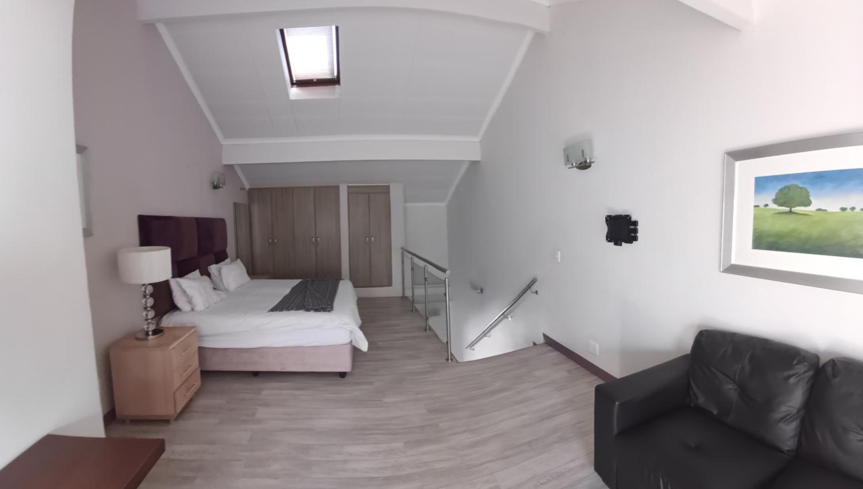 Mount Royal 43 Large 1 bed apartment