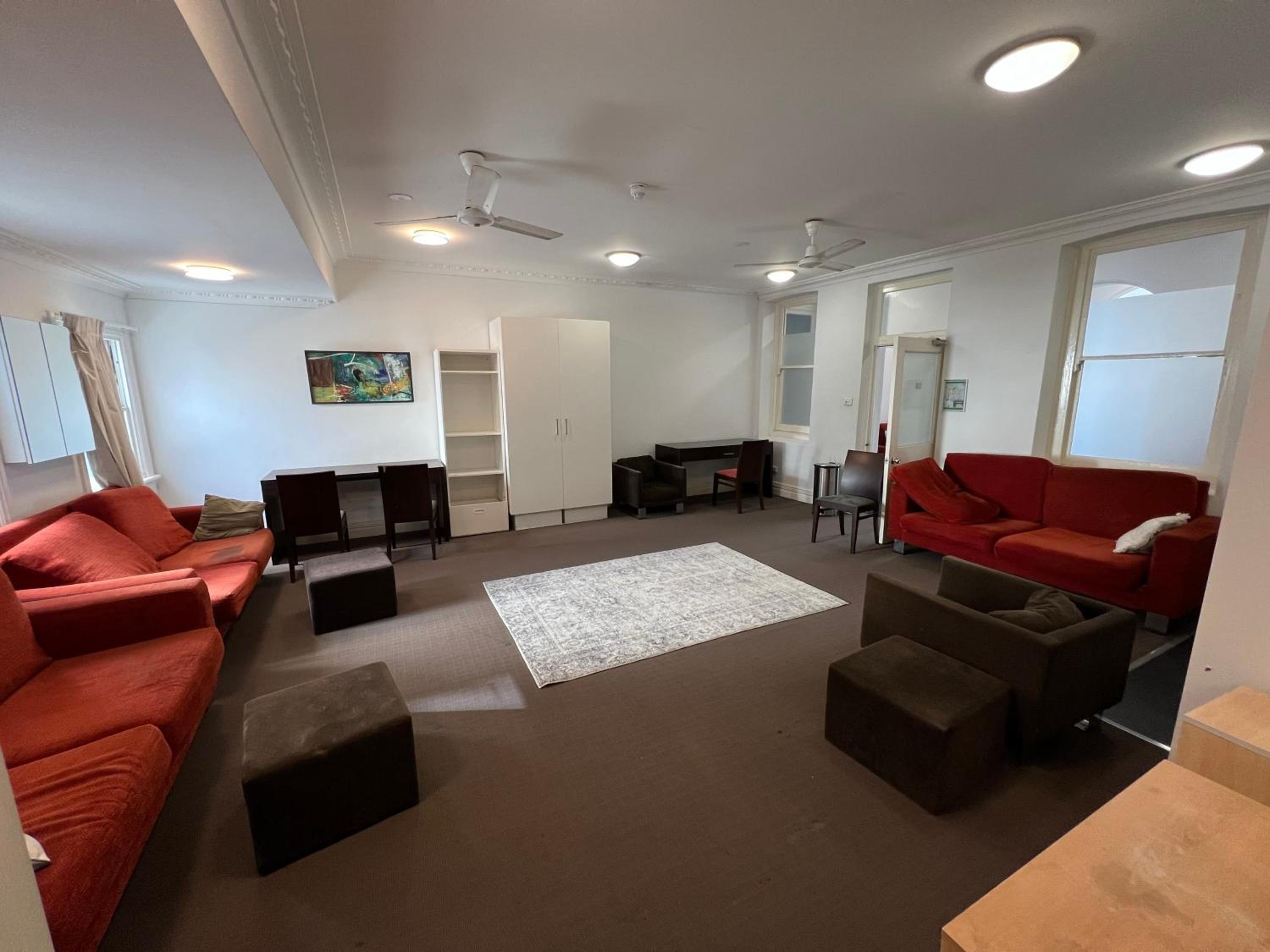 Wallaby Backpackers Hostel Perth - note - Valid passport required to check in -
