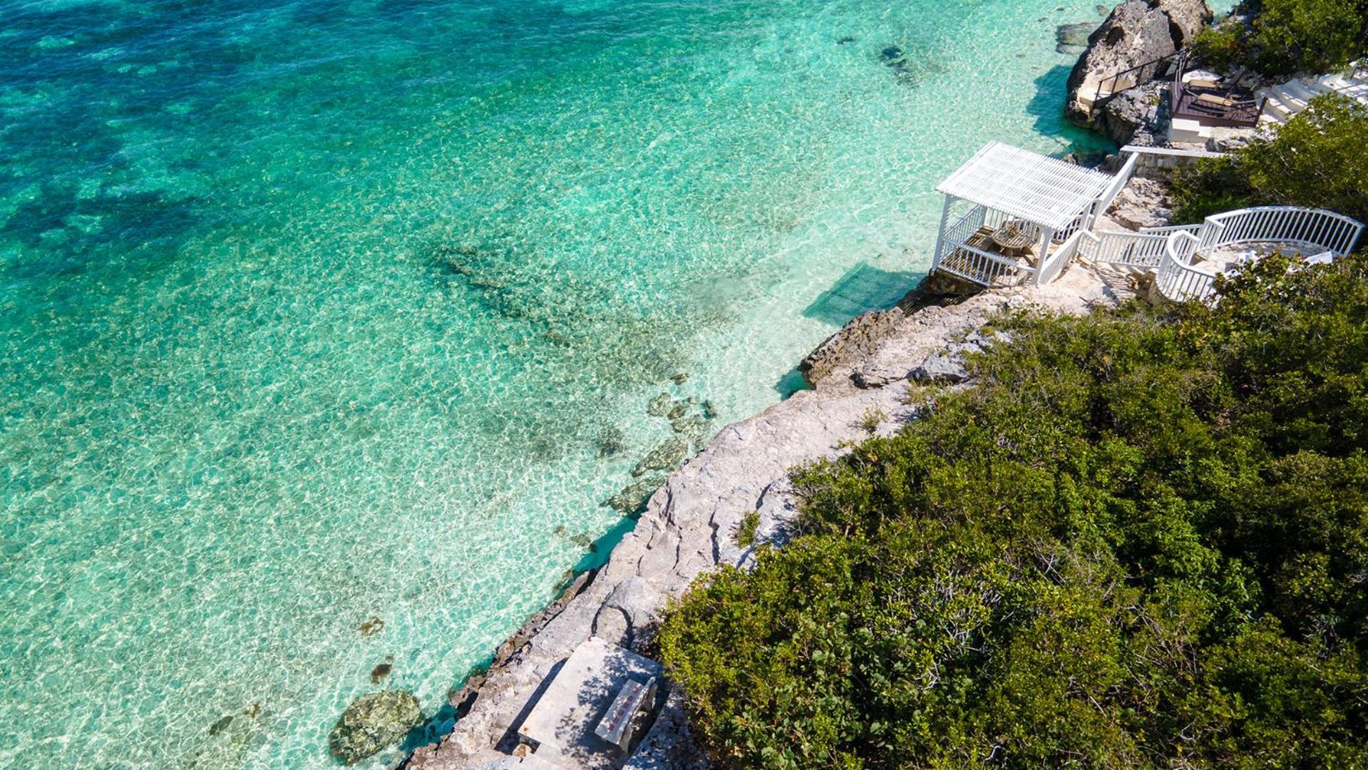 Reef Tides Luxury Beach House view 2