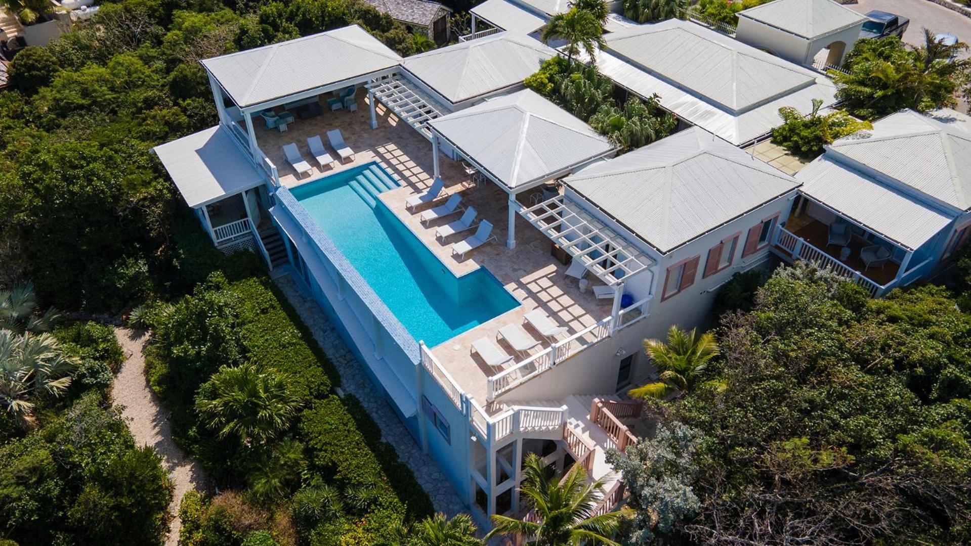 Reef Tides Luxury Beach House view 3