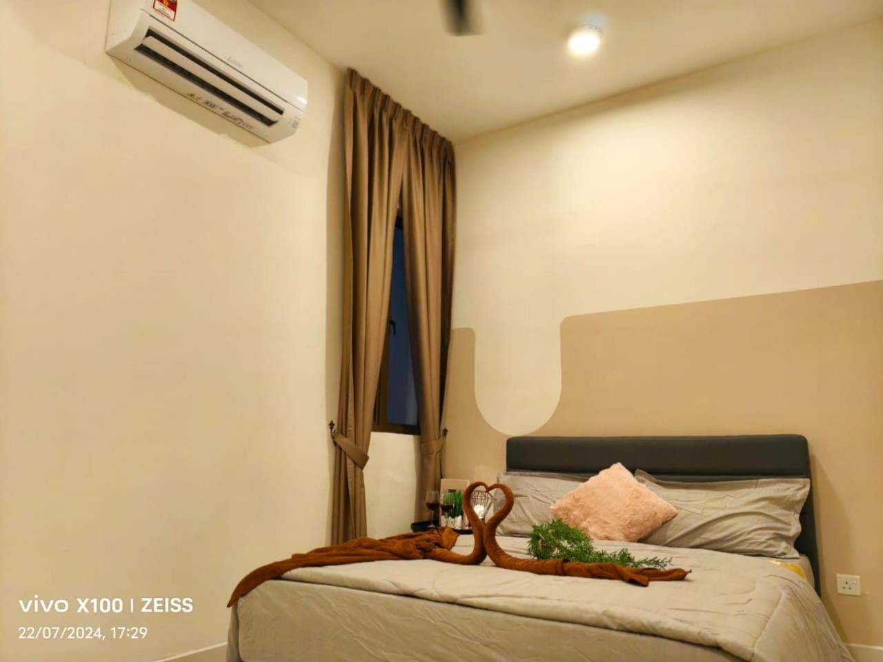 sp13a 55inch tv Netflix 6pax 2park kelab Rahman putra Sungai buloh