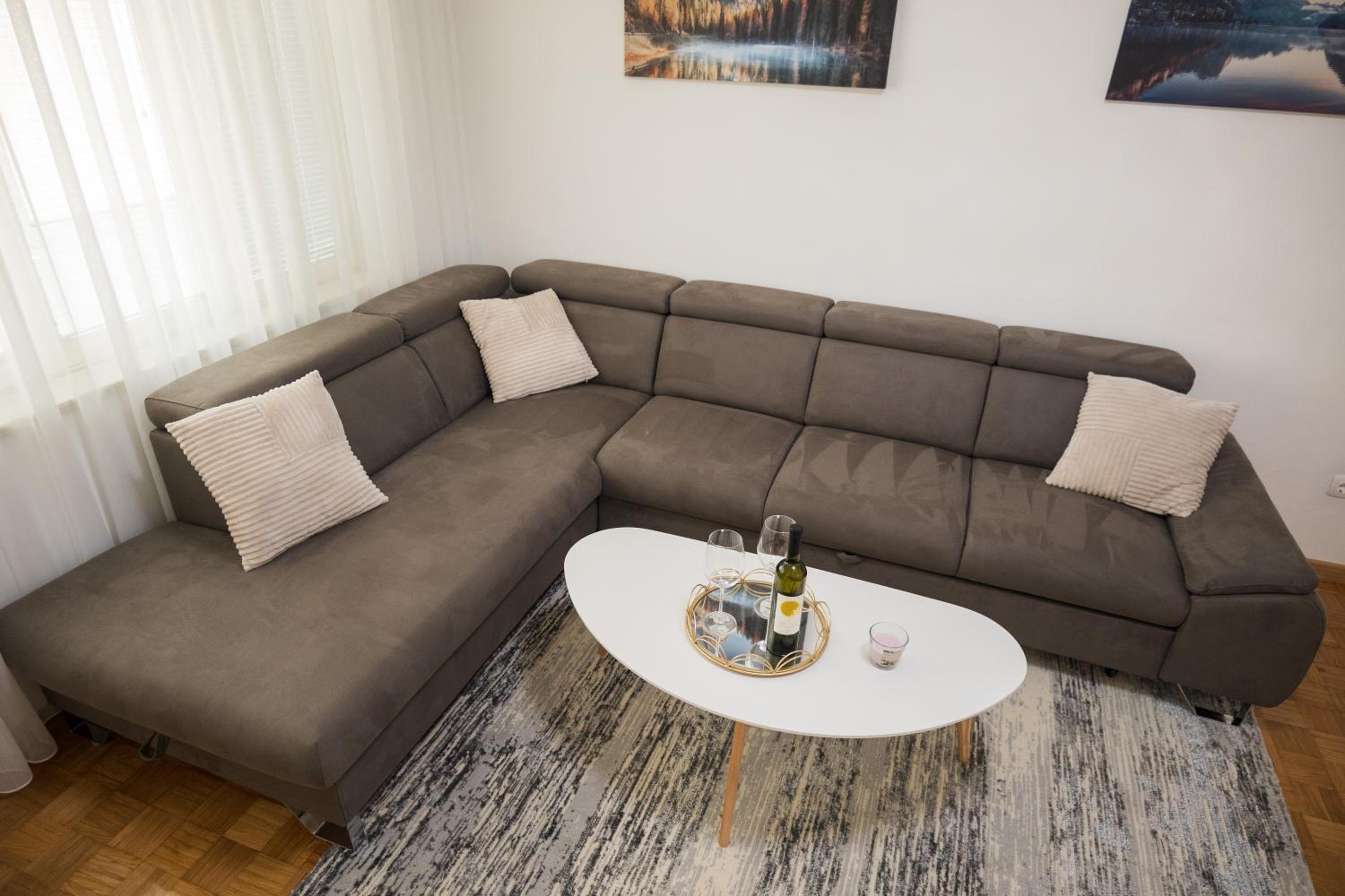 Apartman Naomi
