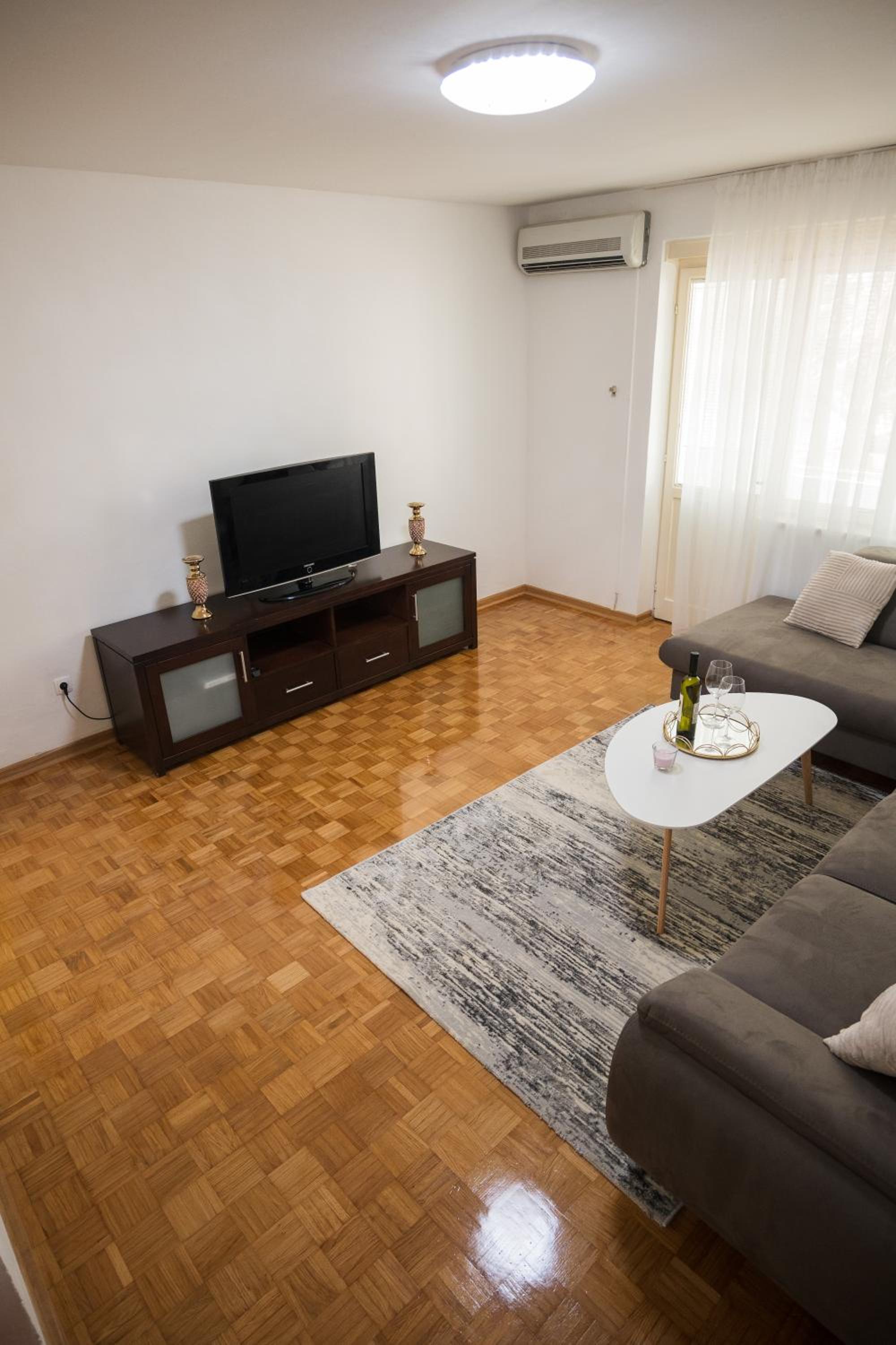Apartman Naomi