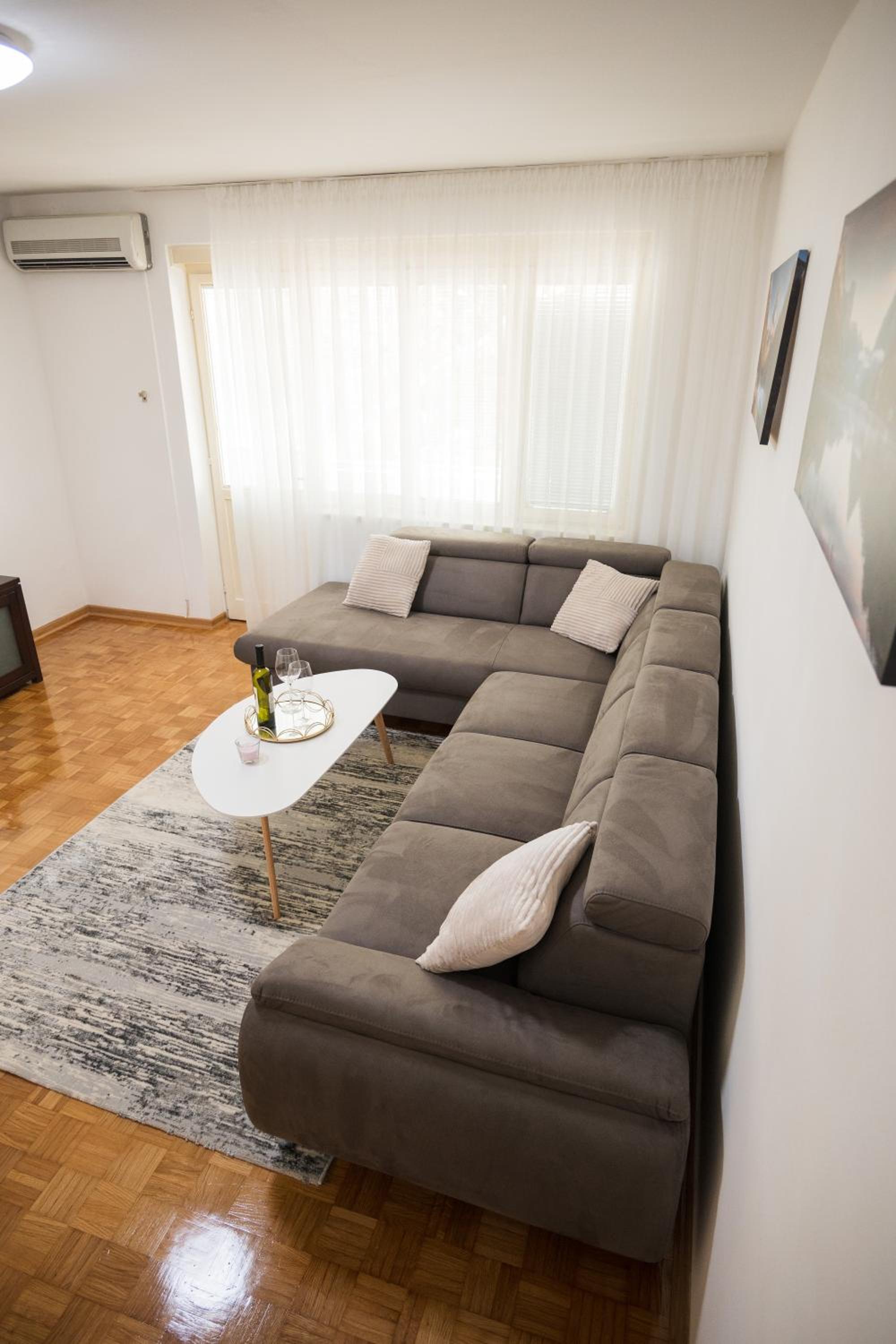 Apartman Naomi