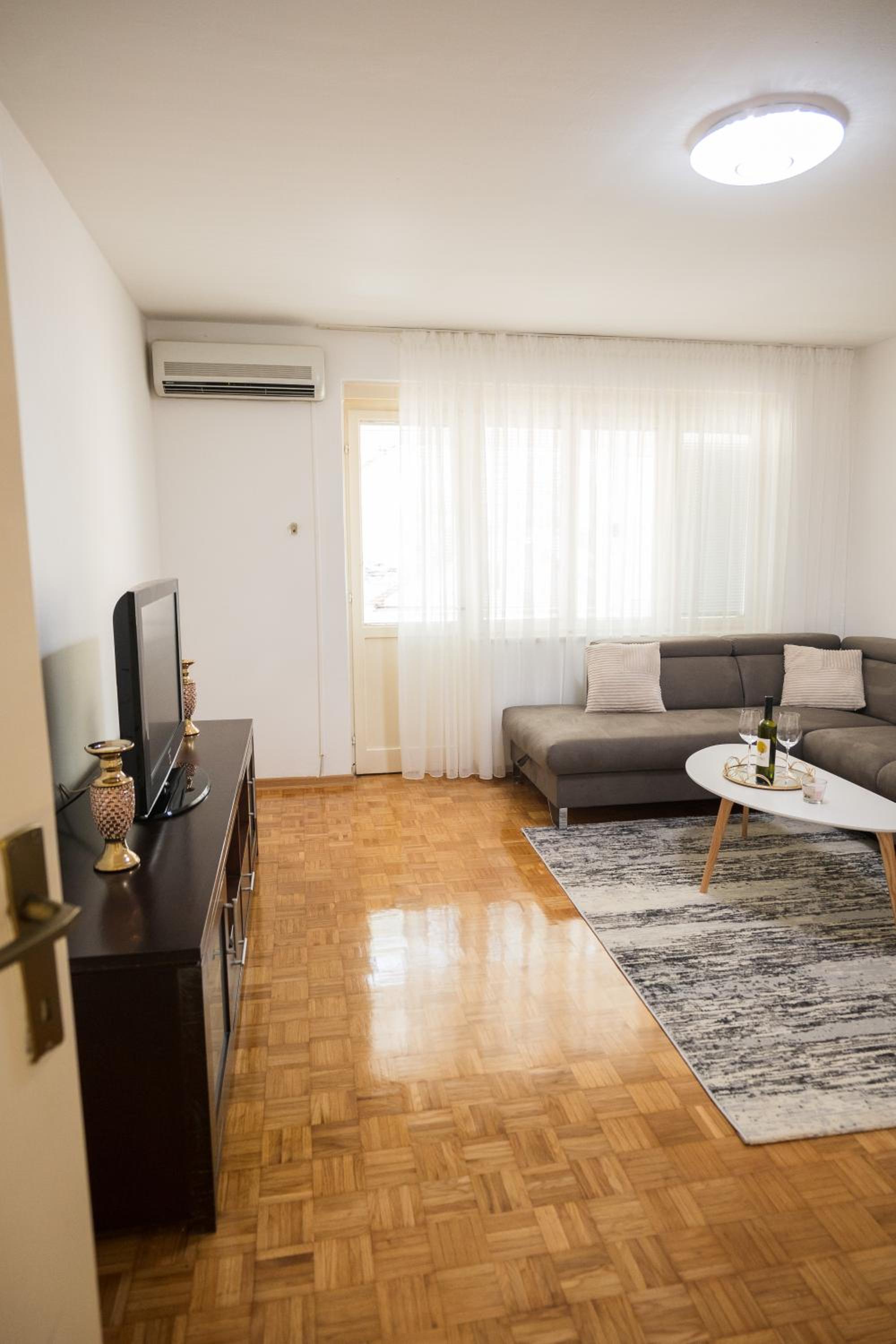 Apartman Naomi