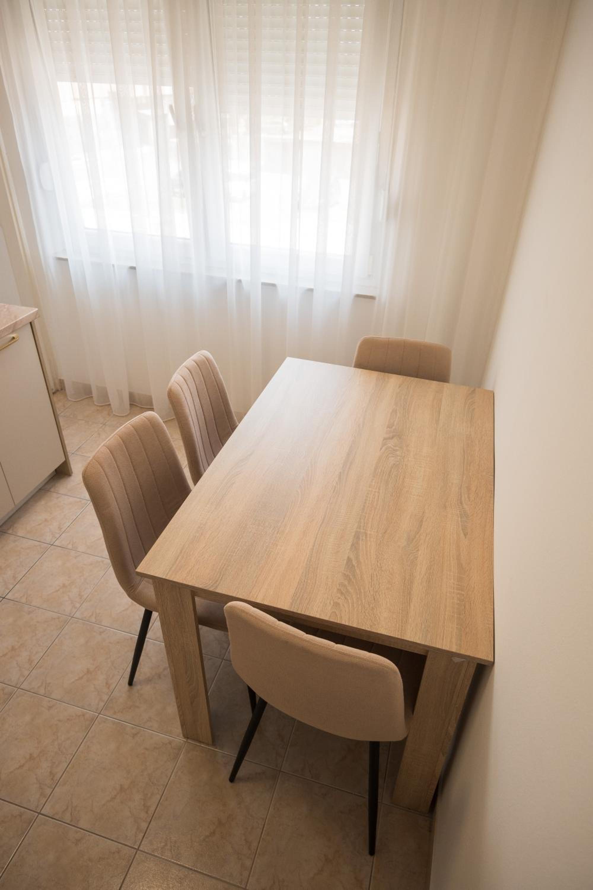 Apartman Naomi