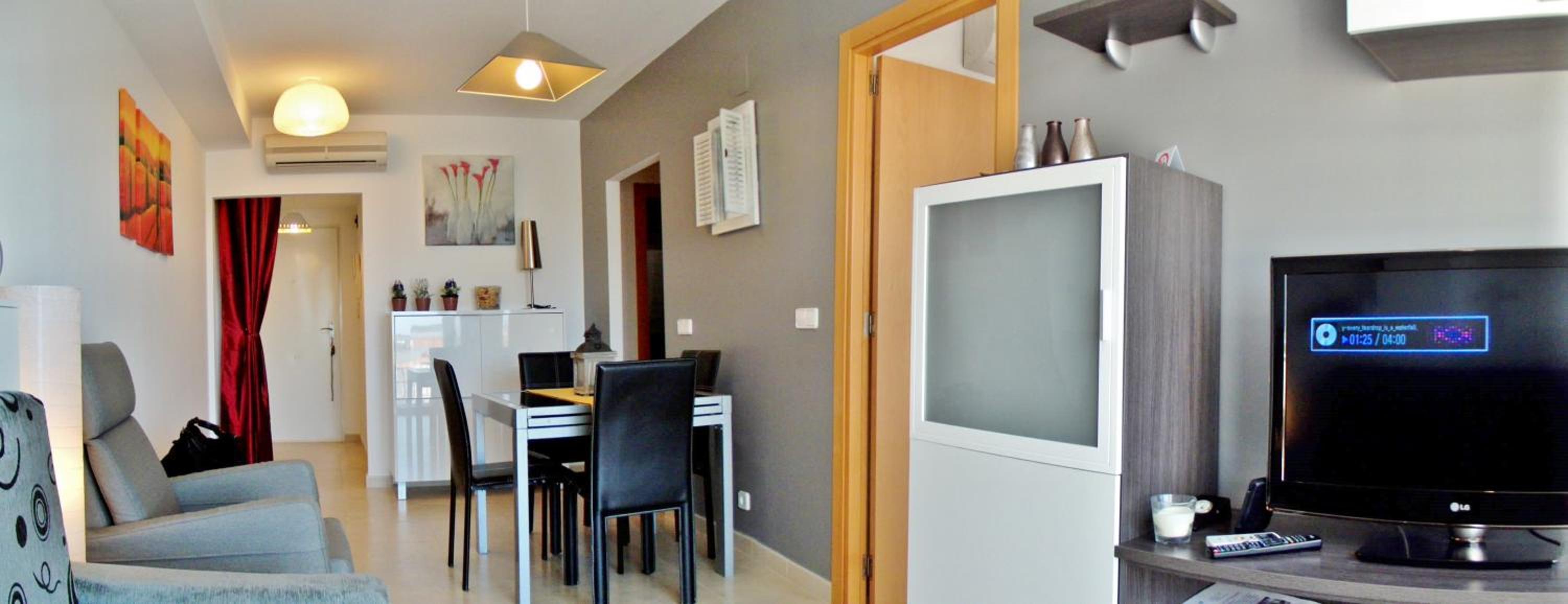 Modern apartment in Vinaròs with sea view and shared pool
