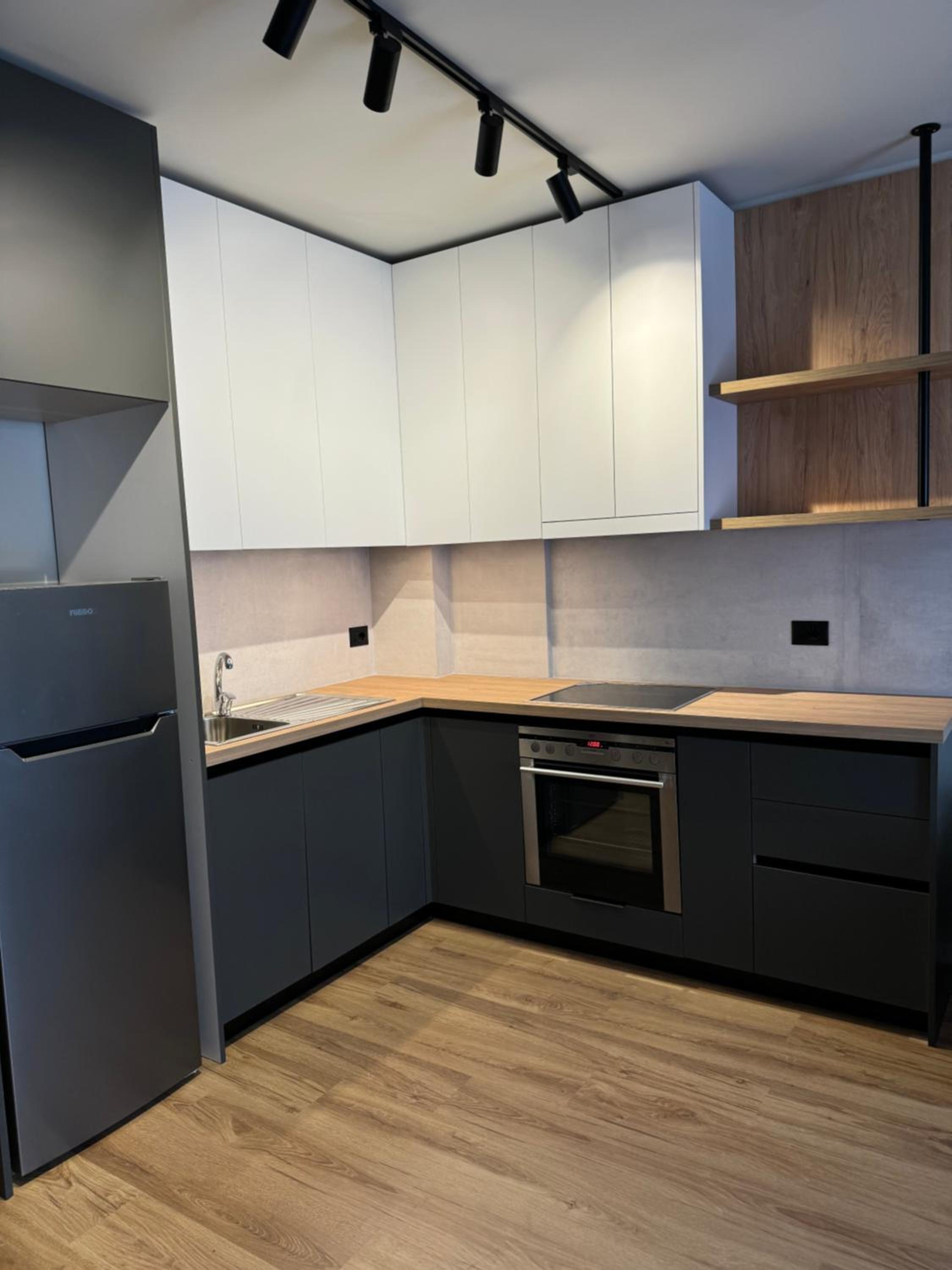 Meri's Apartments 13 photo 4