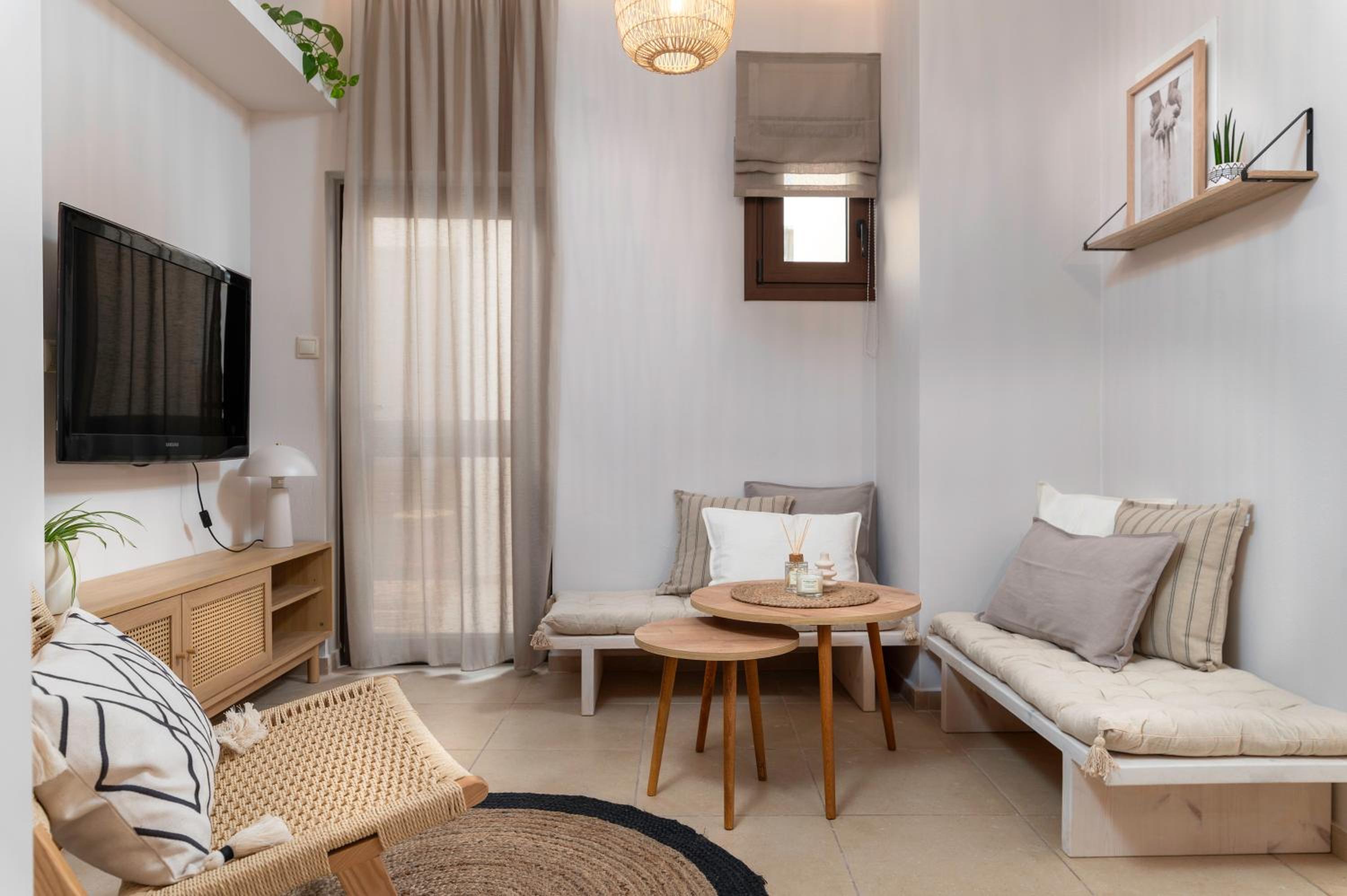 Tzami Old Town Apartment photo 4