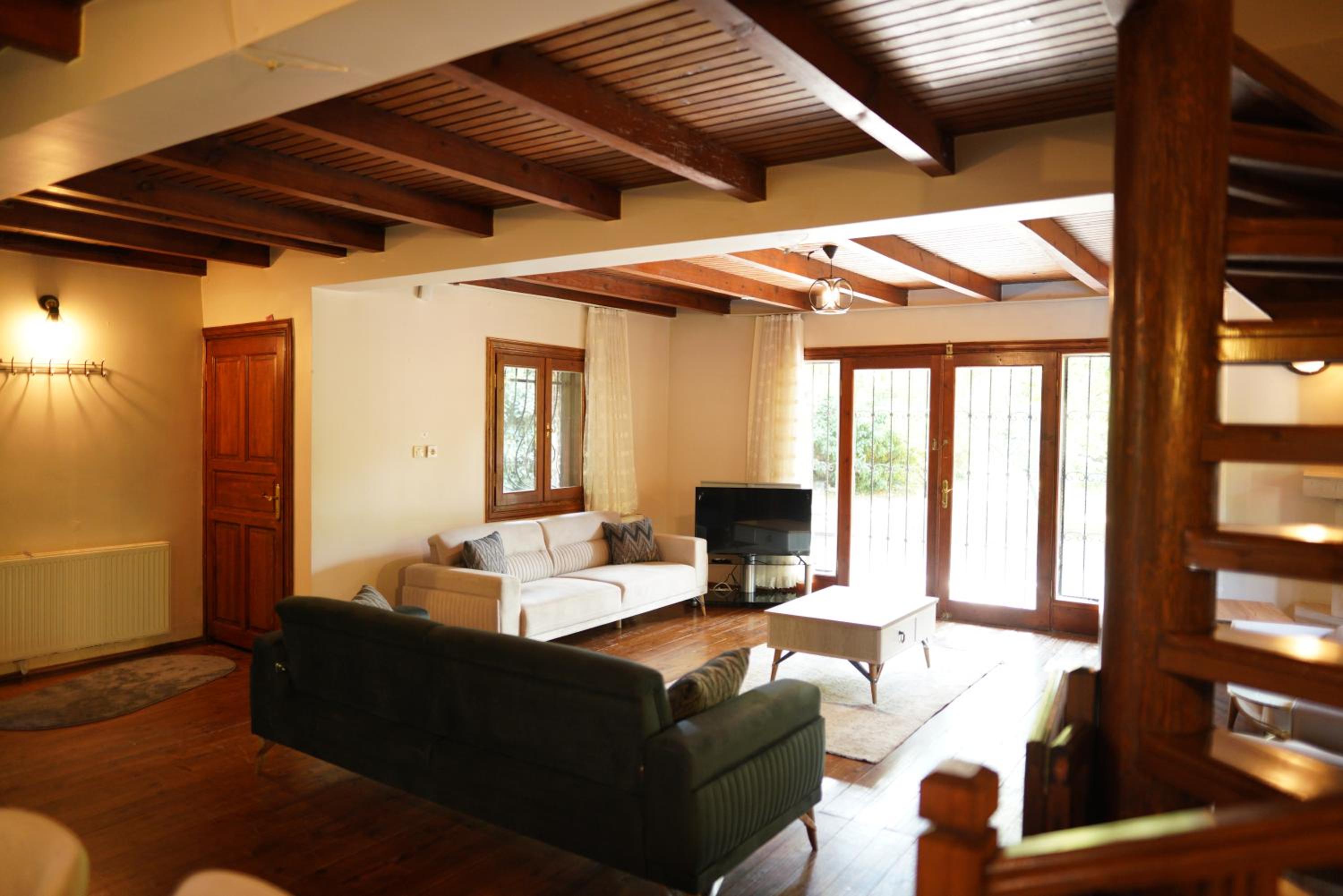 Sapanca Vi̇lla Bahce Şükriye Küçükal view 3