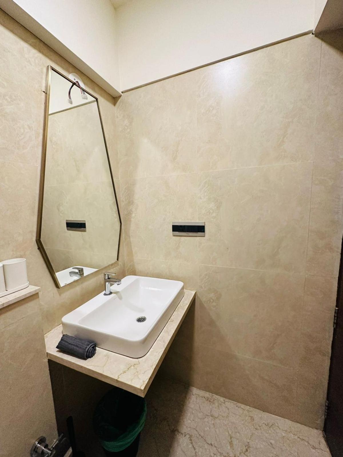 1bhk service apartment in bkc by florastays view 5
