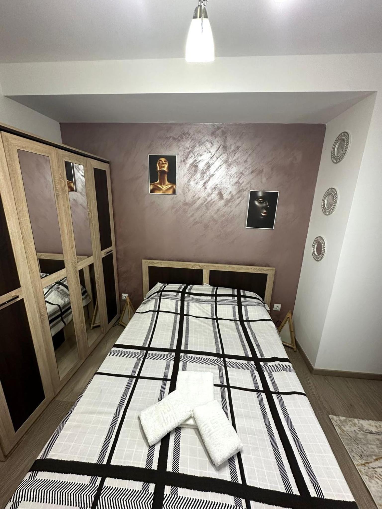 Nix Apartment - Calea Moldovei view 5