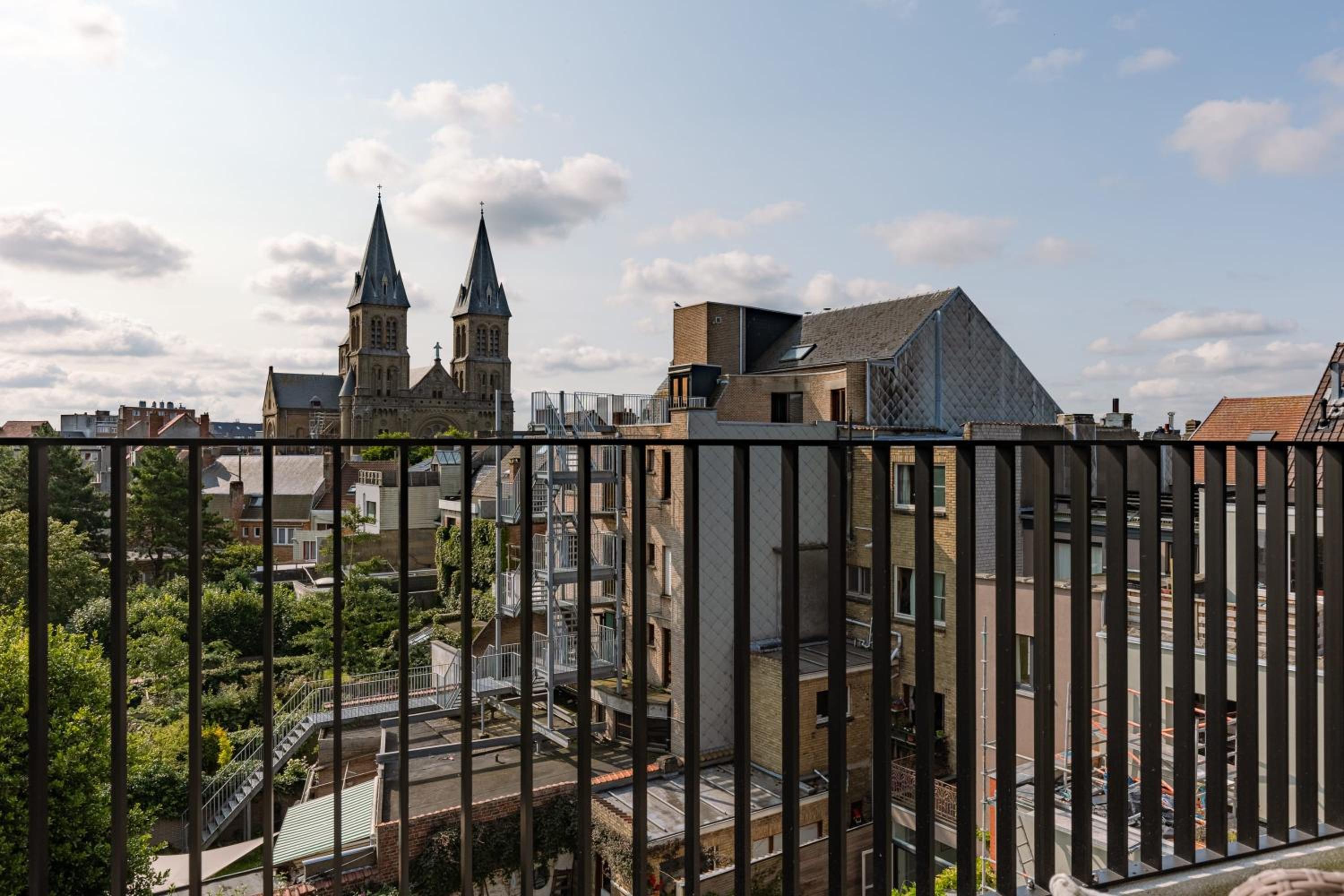 Spacious high-quality duplex apartment in Ostend