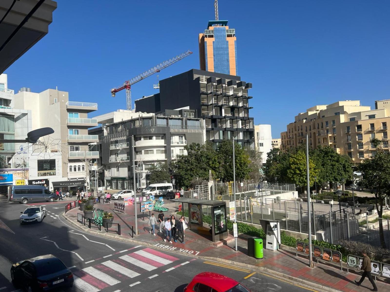 Central Apartment in St Julians — St Julian's