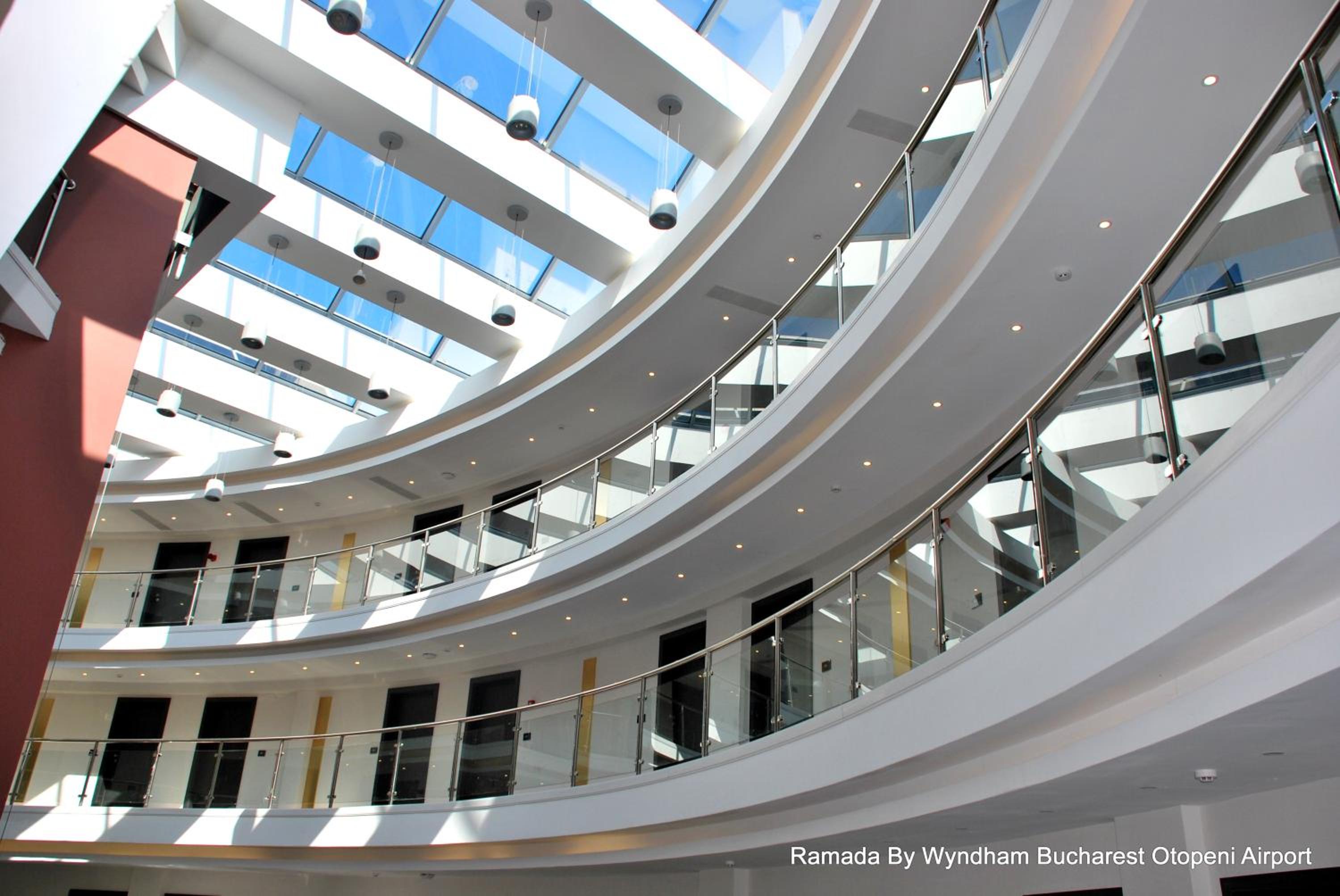 Hotel Ramada by Wyndham Bucharest Otopeni Airport - Image 1