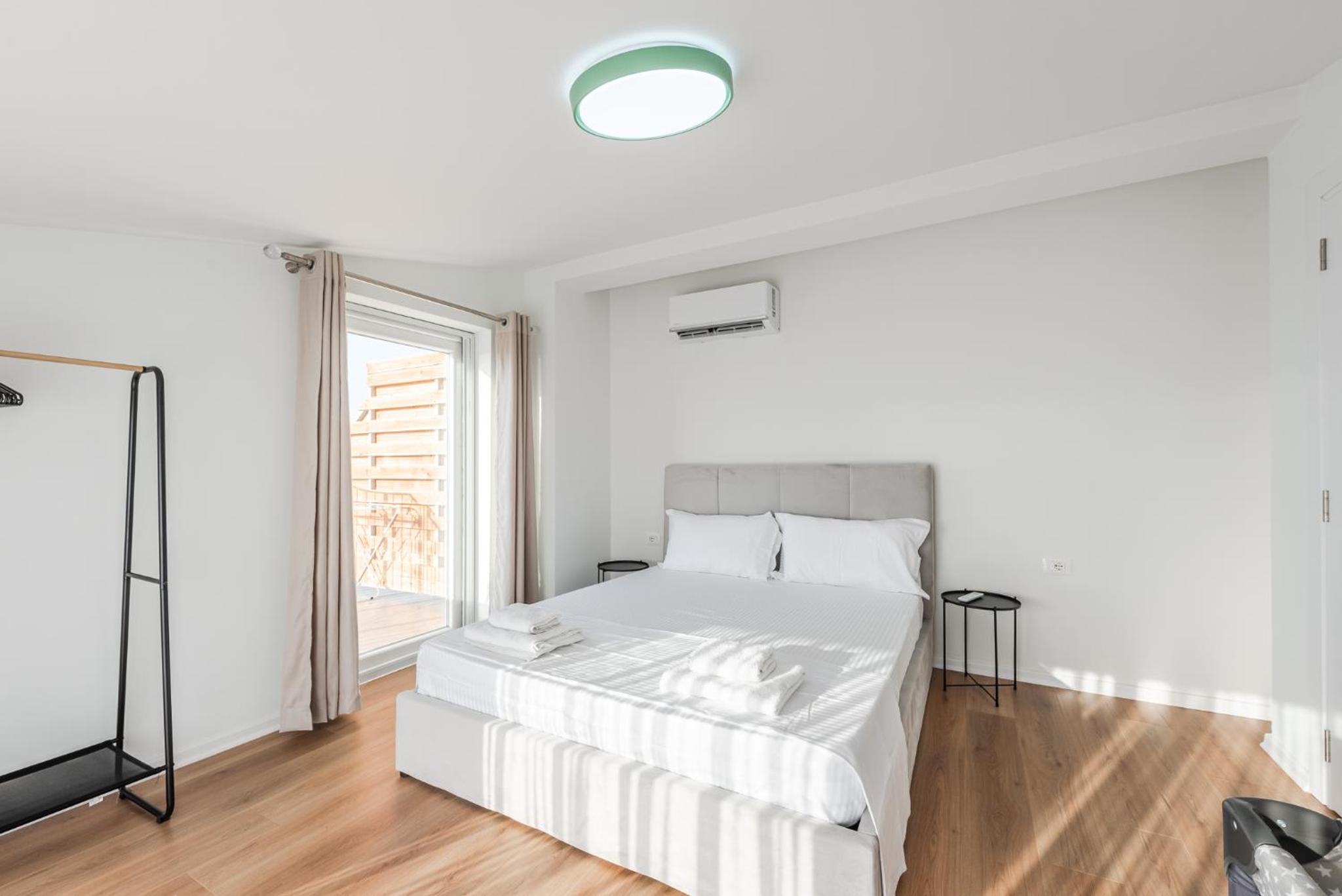 8th Floor Apartments, Golem