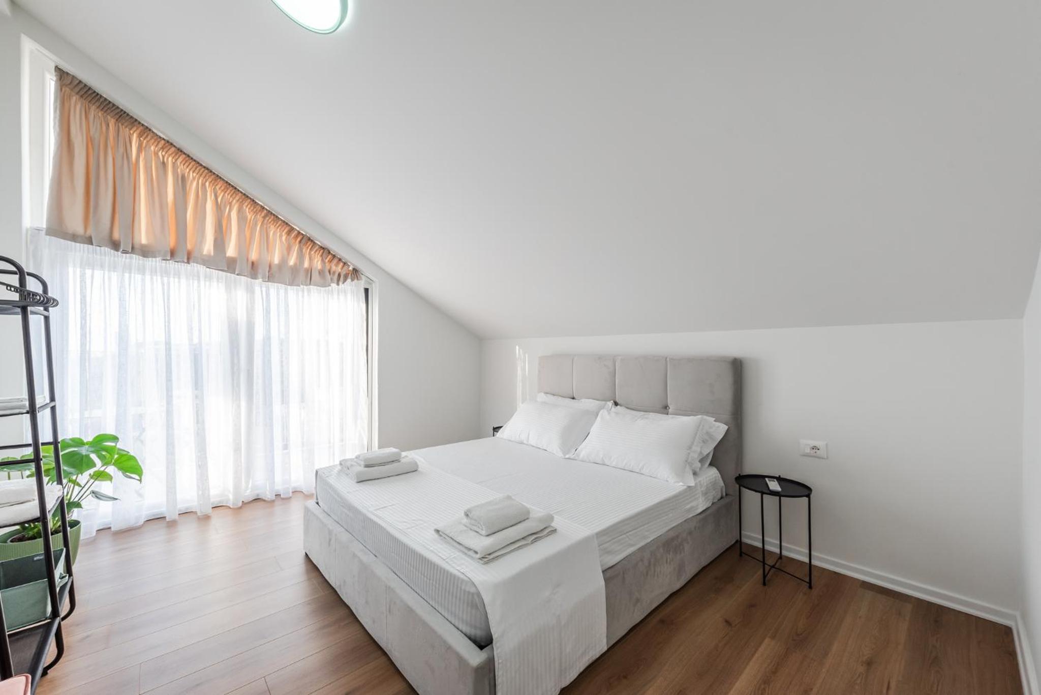 8th Floor Apartments, Golem