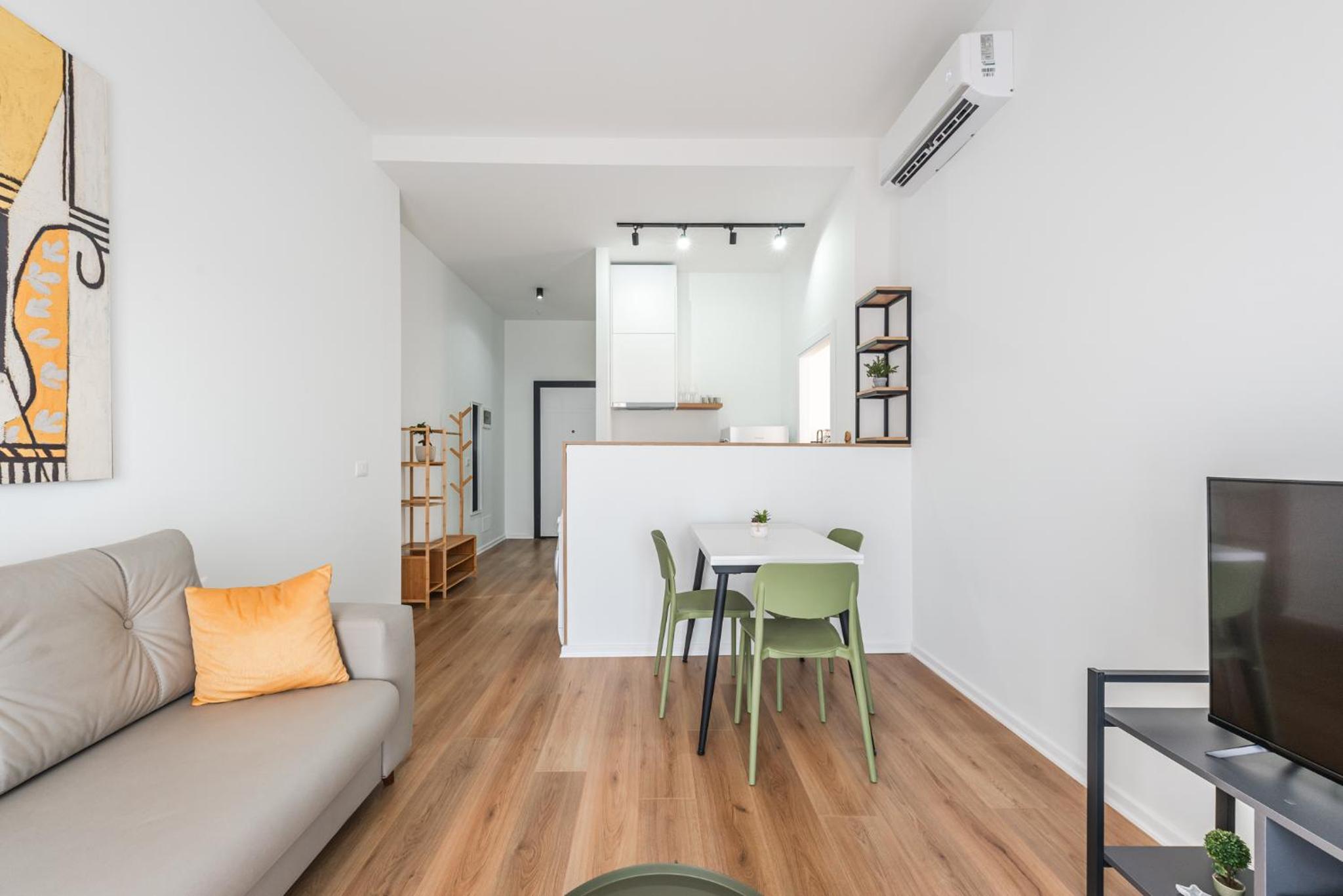 8th Floor Apartments, Golem