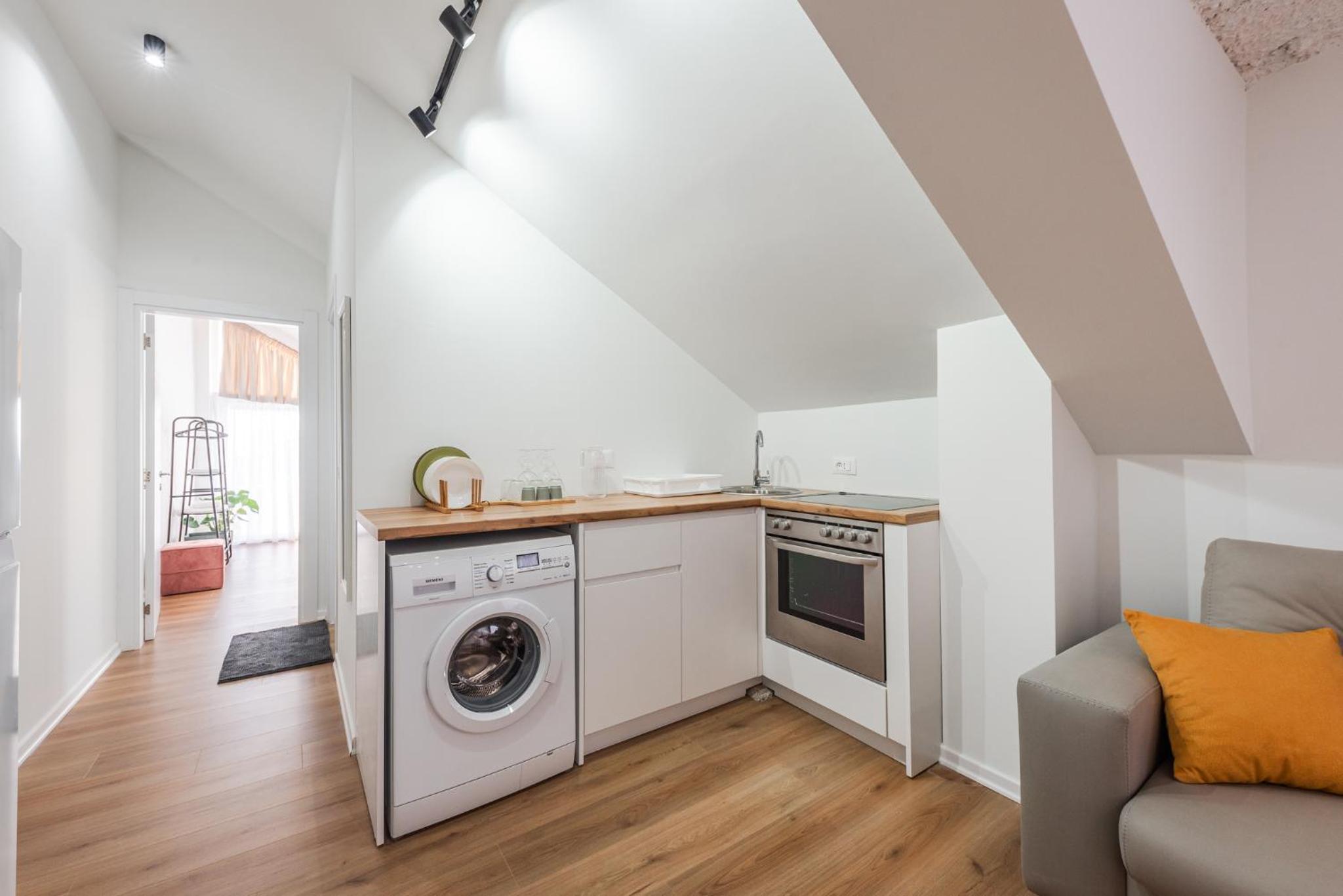 8th Floor Apartments, Golem