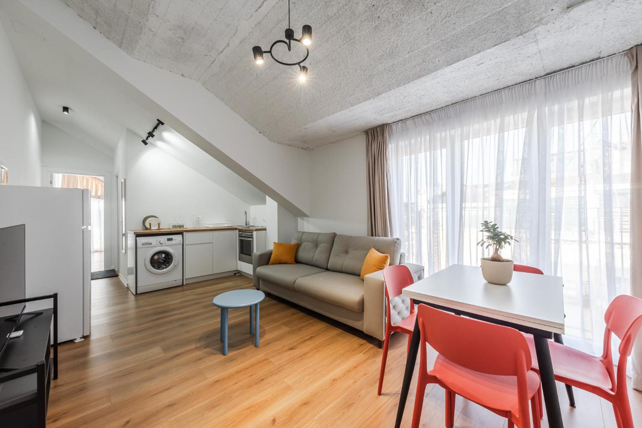 8th Floor Apartments, Golem