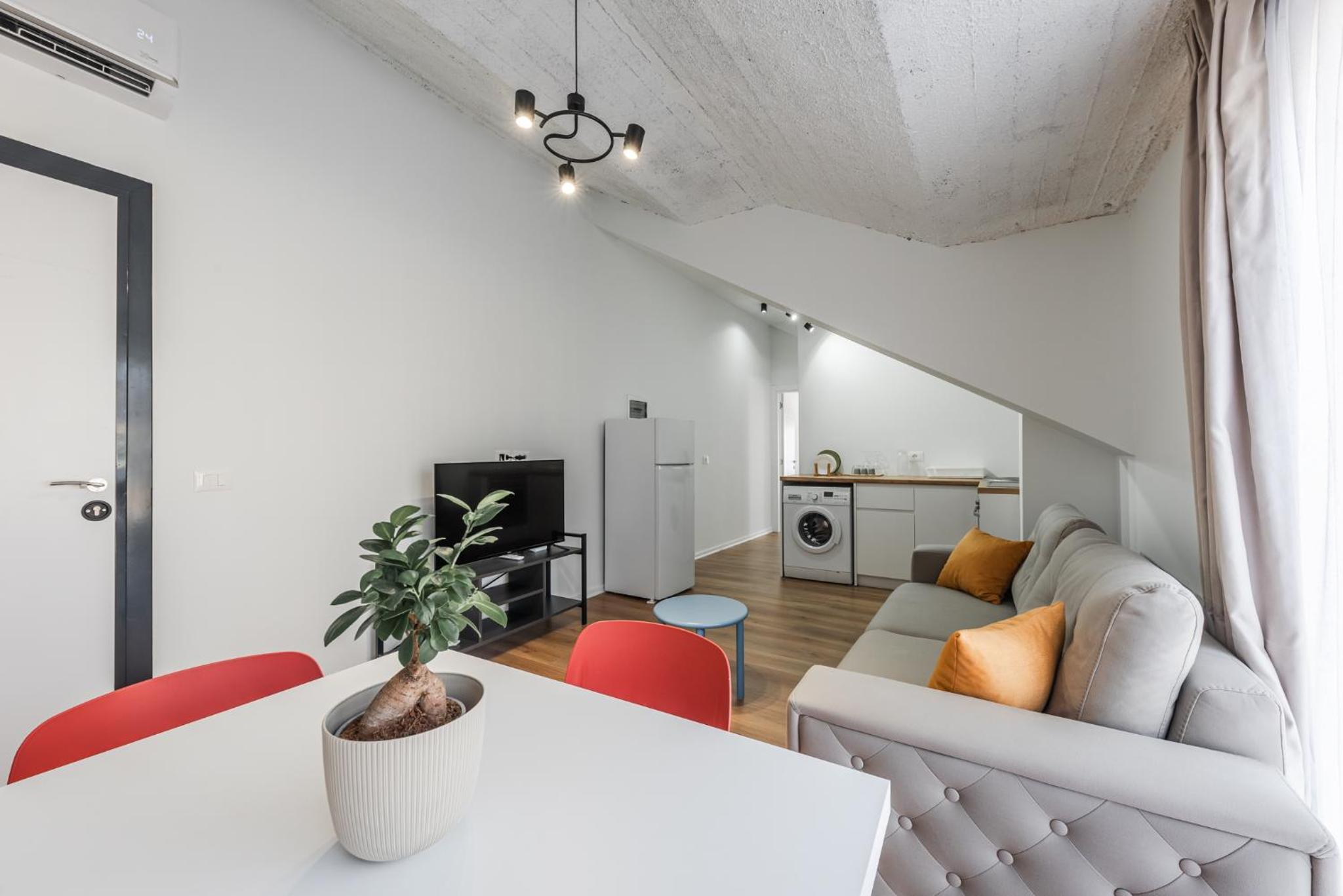 8th Floor Apartments, Golem
