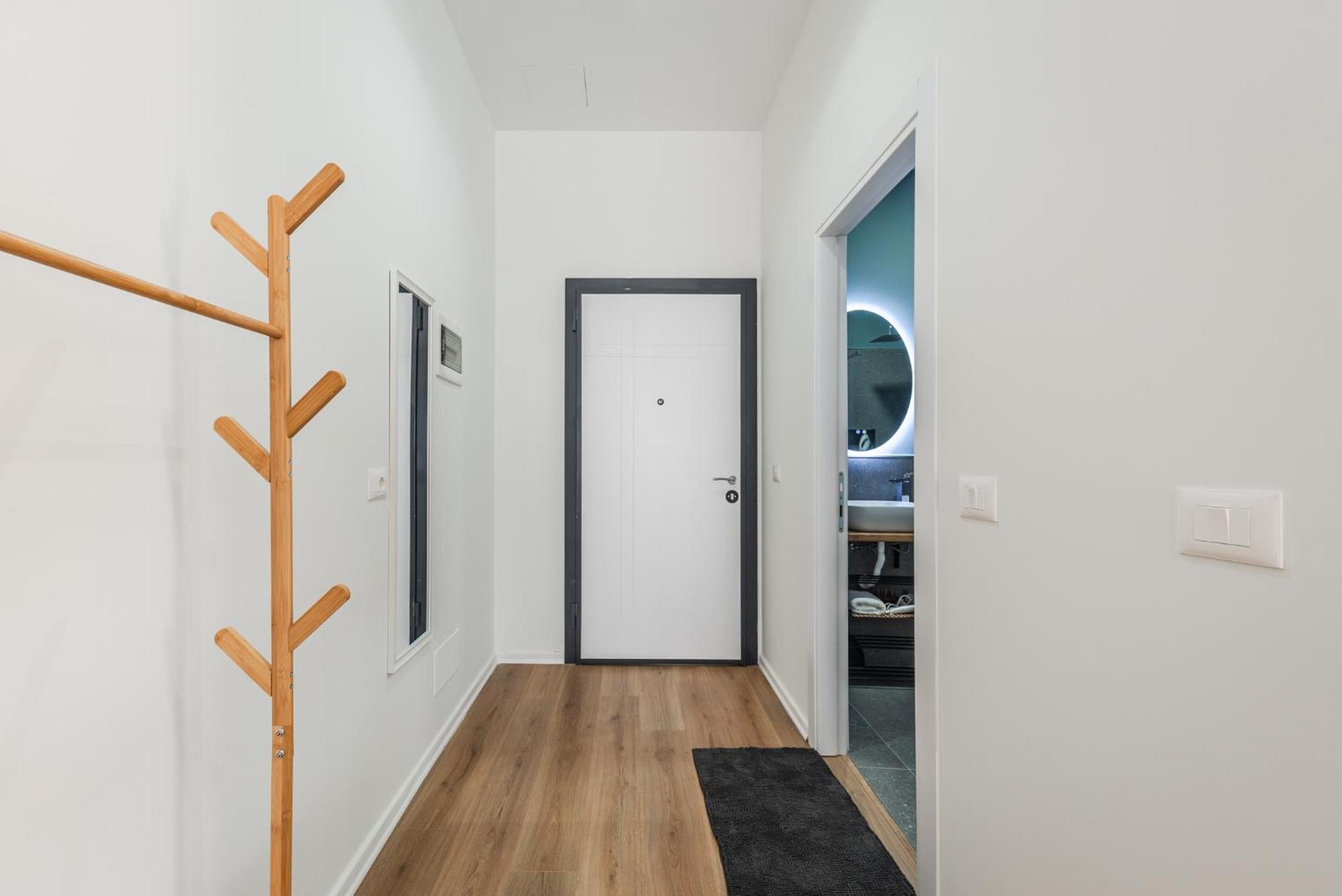 8th Floor Apartments, Golem