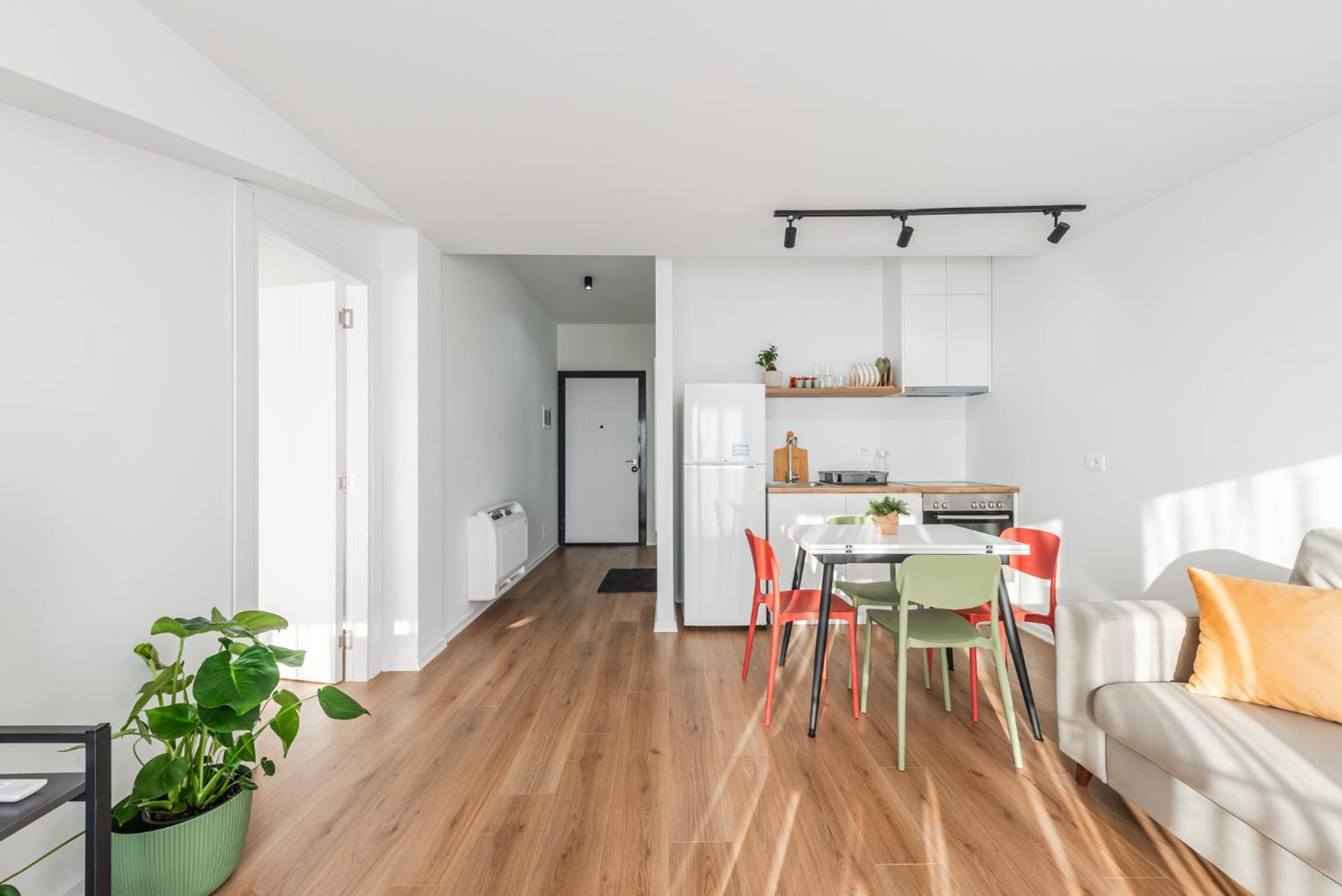 8th Floor Apartments, Golem