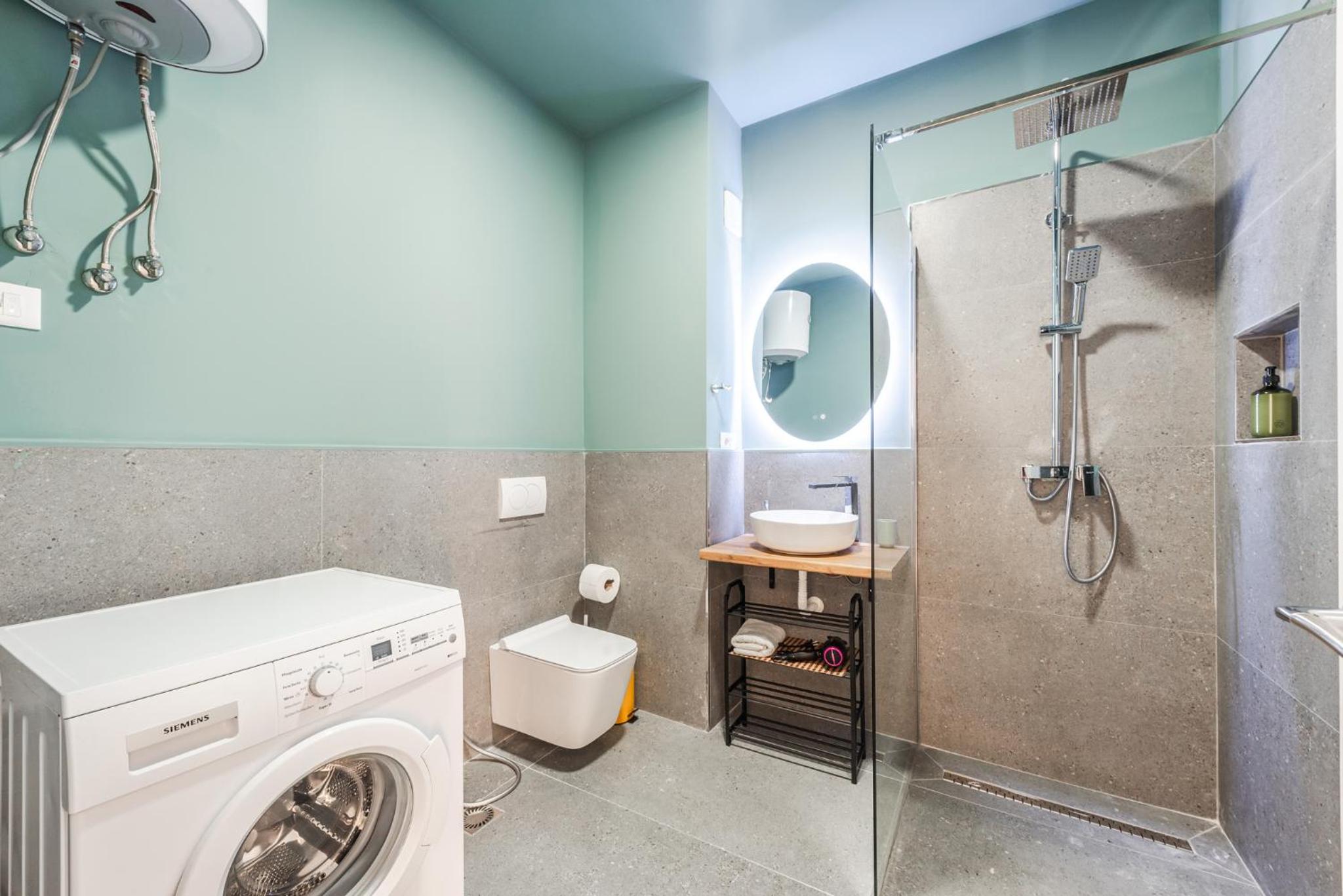 8th Floor Apartments, Golem