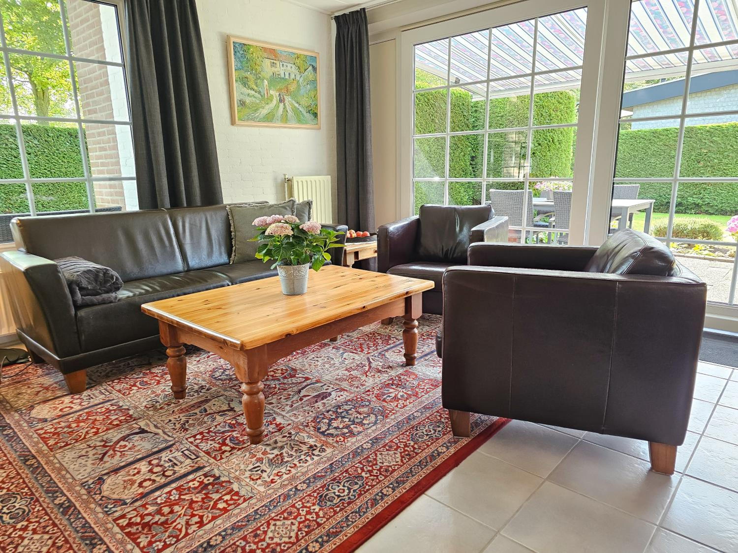 Vakantiebungalow met grote tuin OK54 view 4