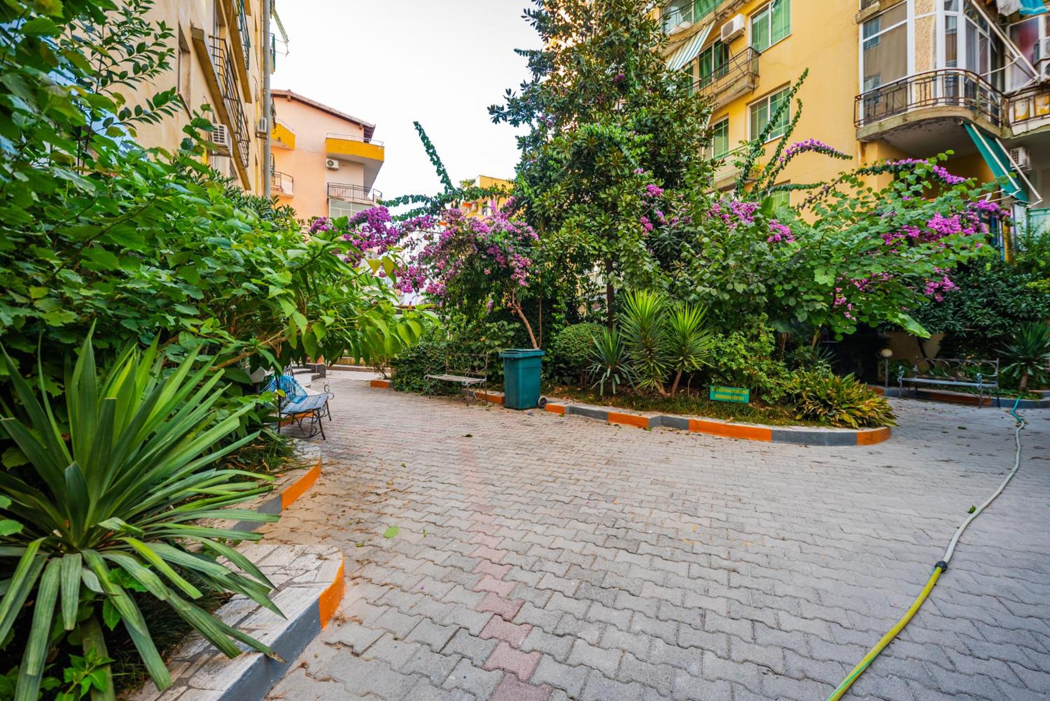 8th Floor Apartments, Golem