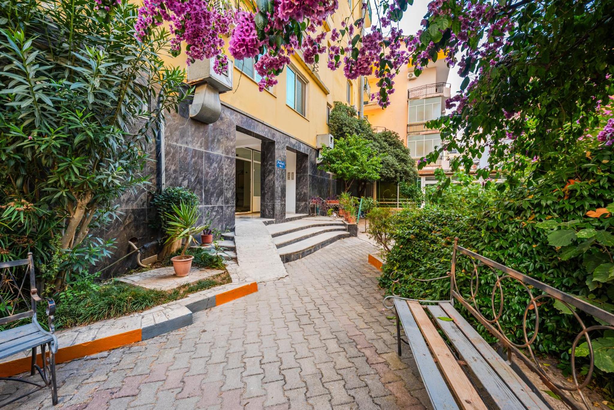 8th Floor Apartments, Golem