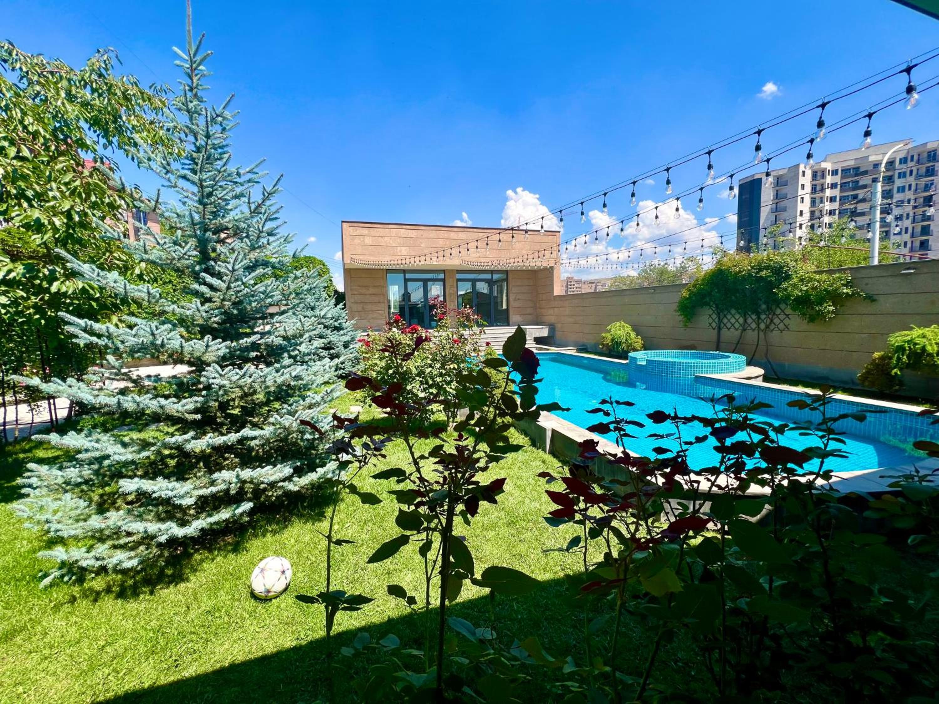 Luxury villa with Pool and Jacuzzi