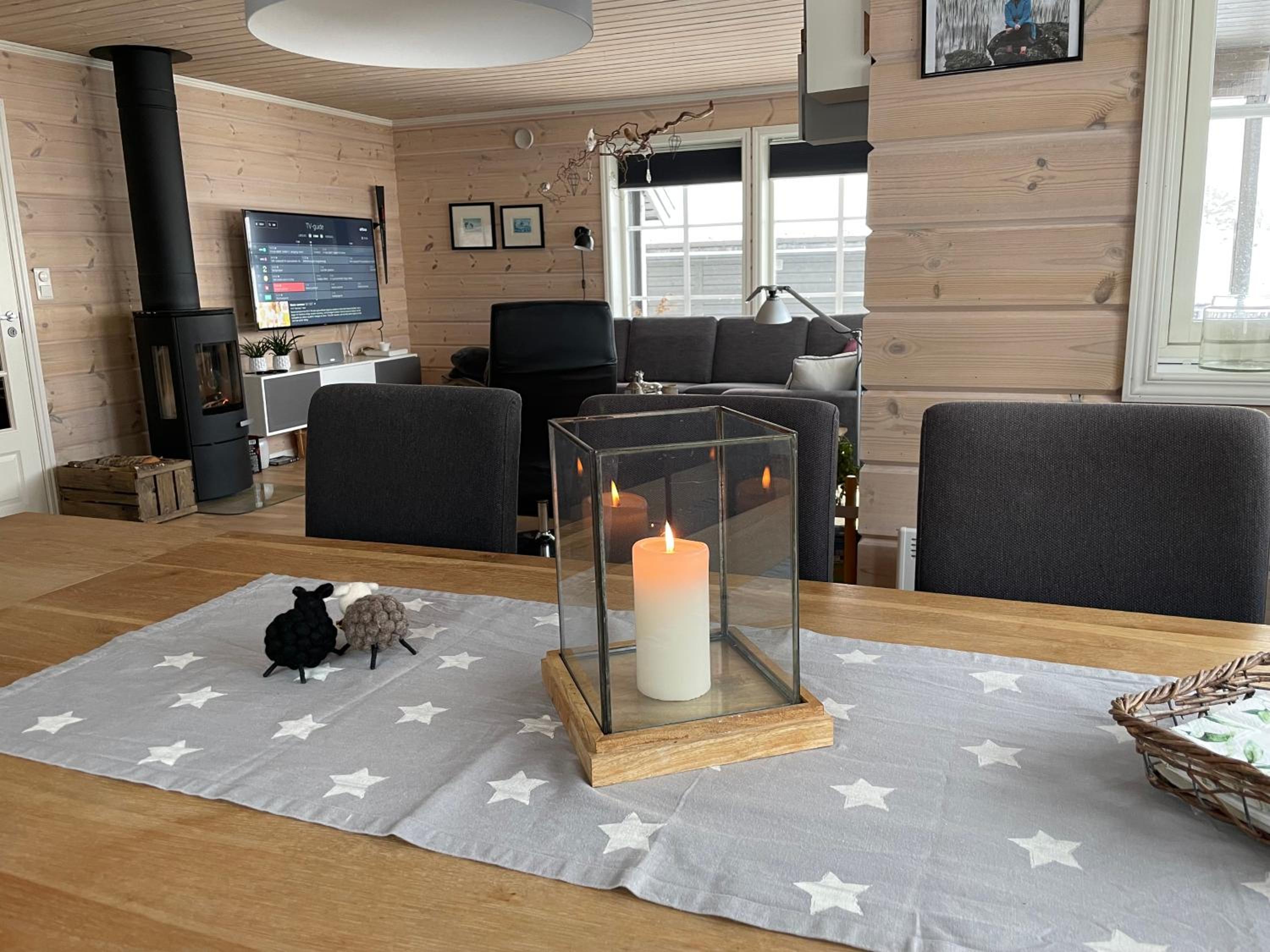 Modern, lovely holidayhome, in quiet nature close to Trolltunga view 3