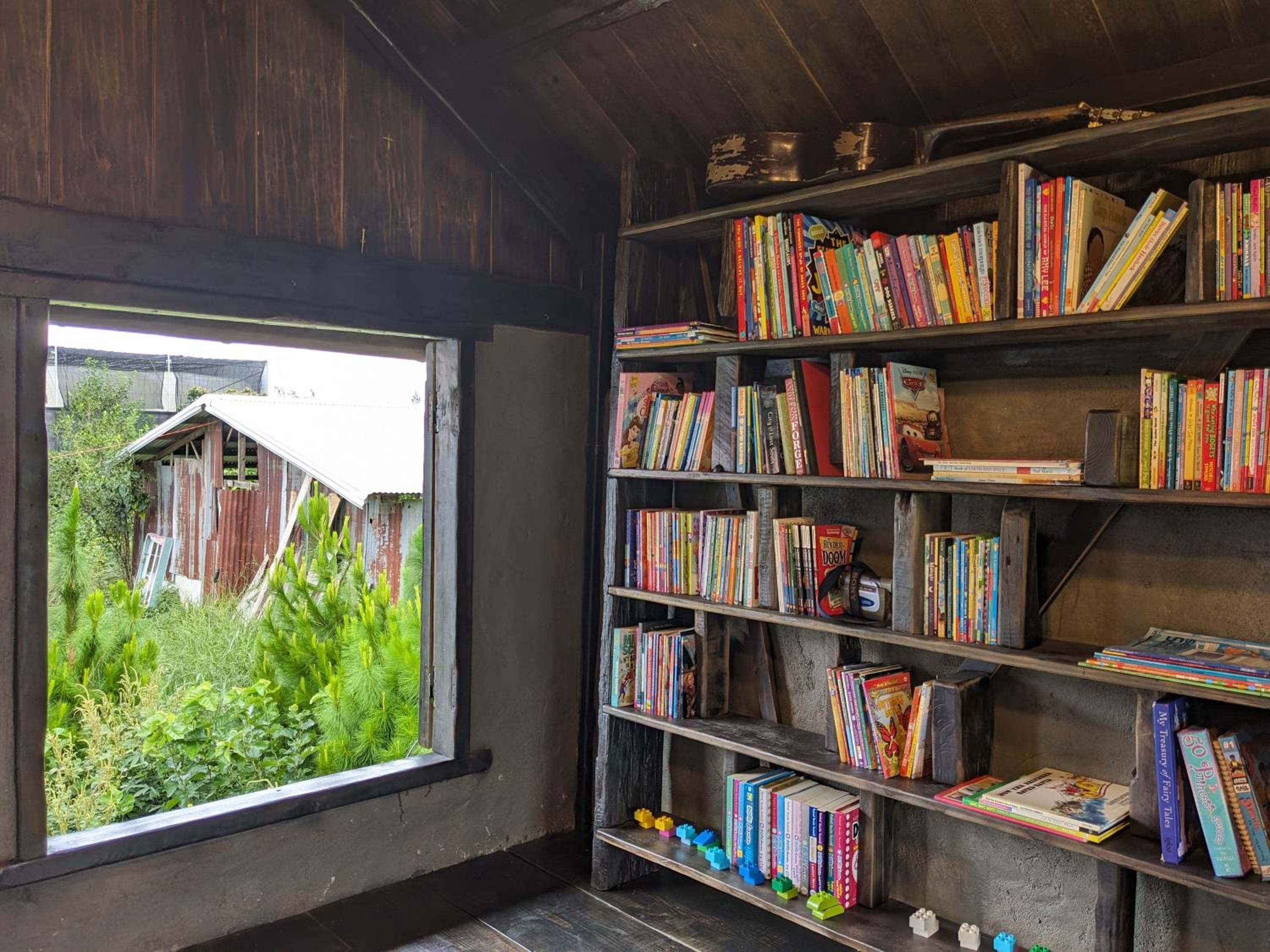 Ivy Coffee Farm - Cabin House view 3