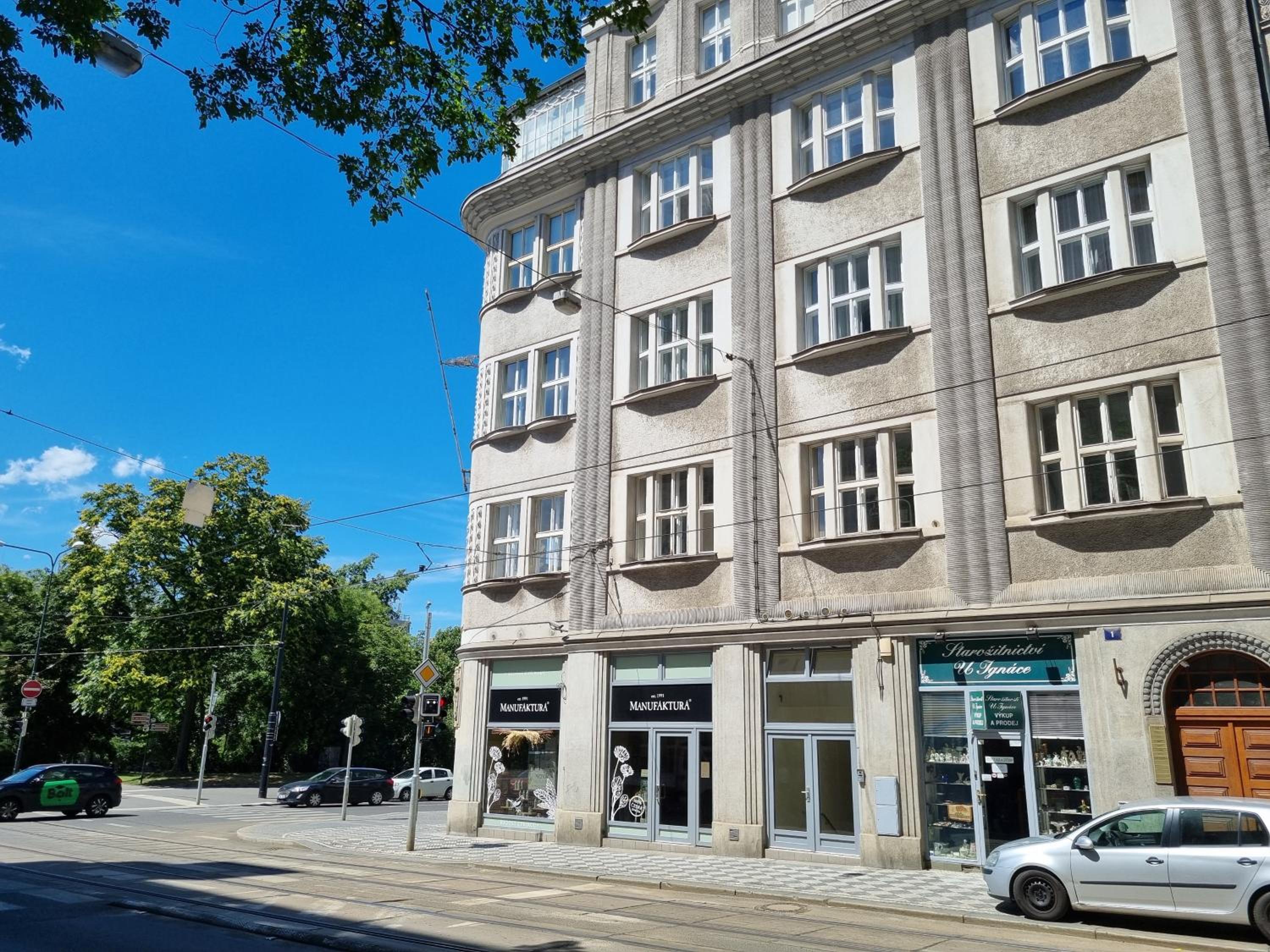 Oasis Apartments at Charles Square