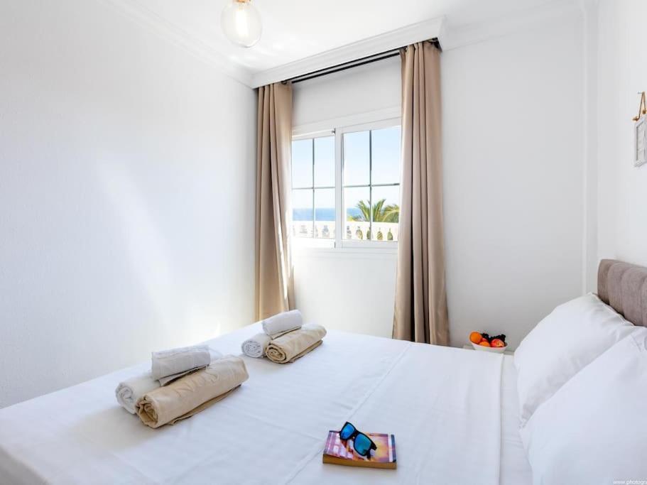 Villa Verano Sea View and Pool view 4