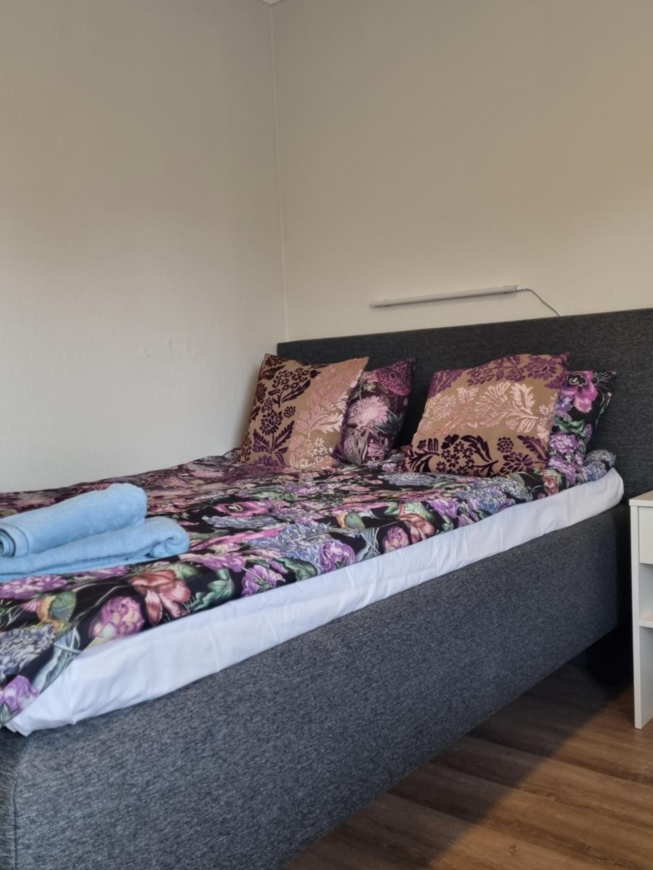 Kompakti yksiö numero 12 pienkerrostalossa