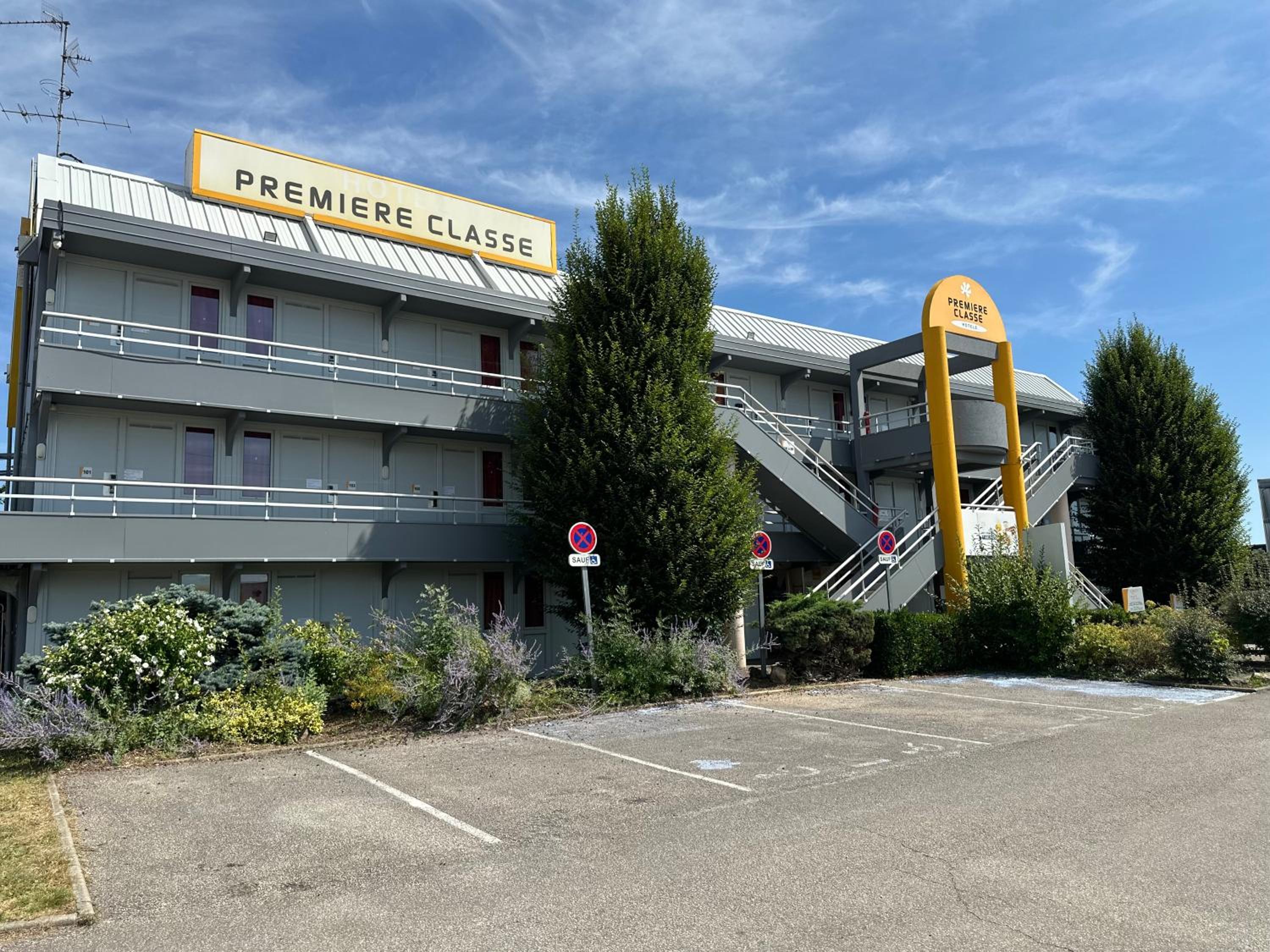 Hotel Premiere Classe Dijon Sud - Marsannay - Image 1