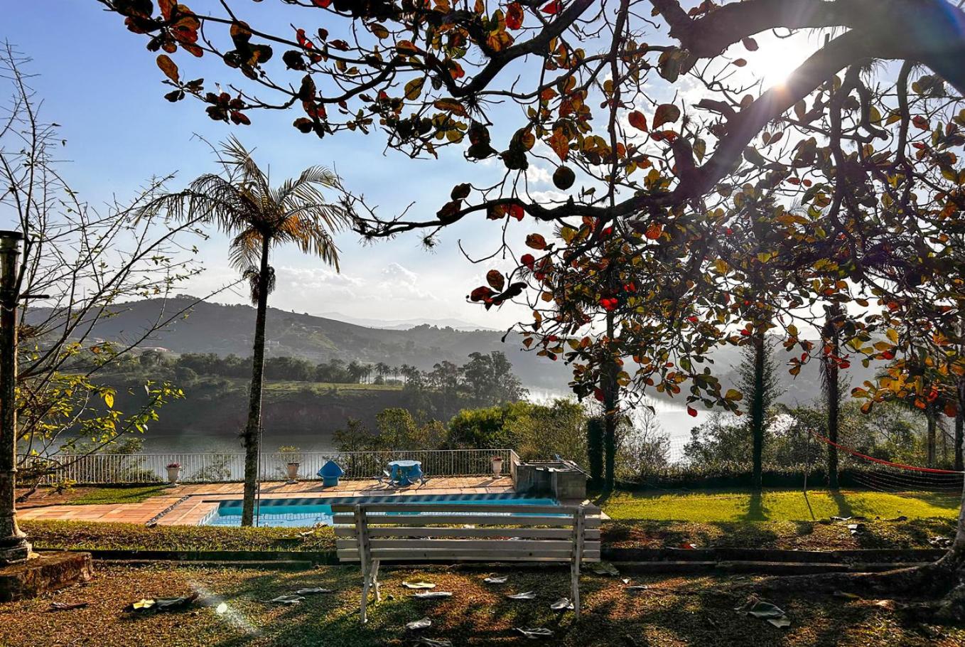 Sitio c vista p represa com lazer - Santa Isabel