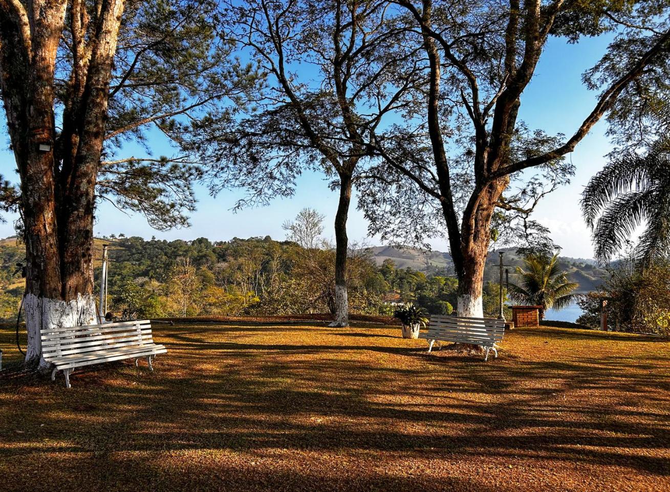 Sitio c vista p represa com lazer - Santa Isabel