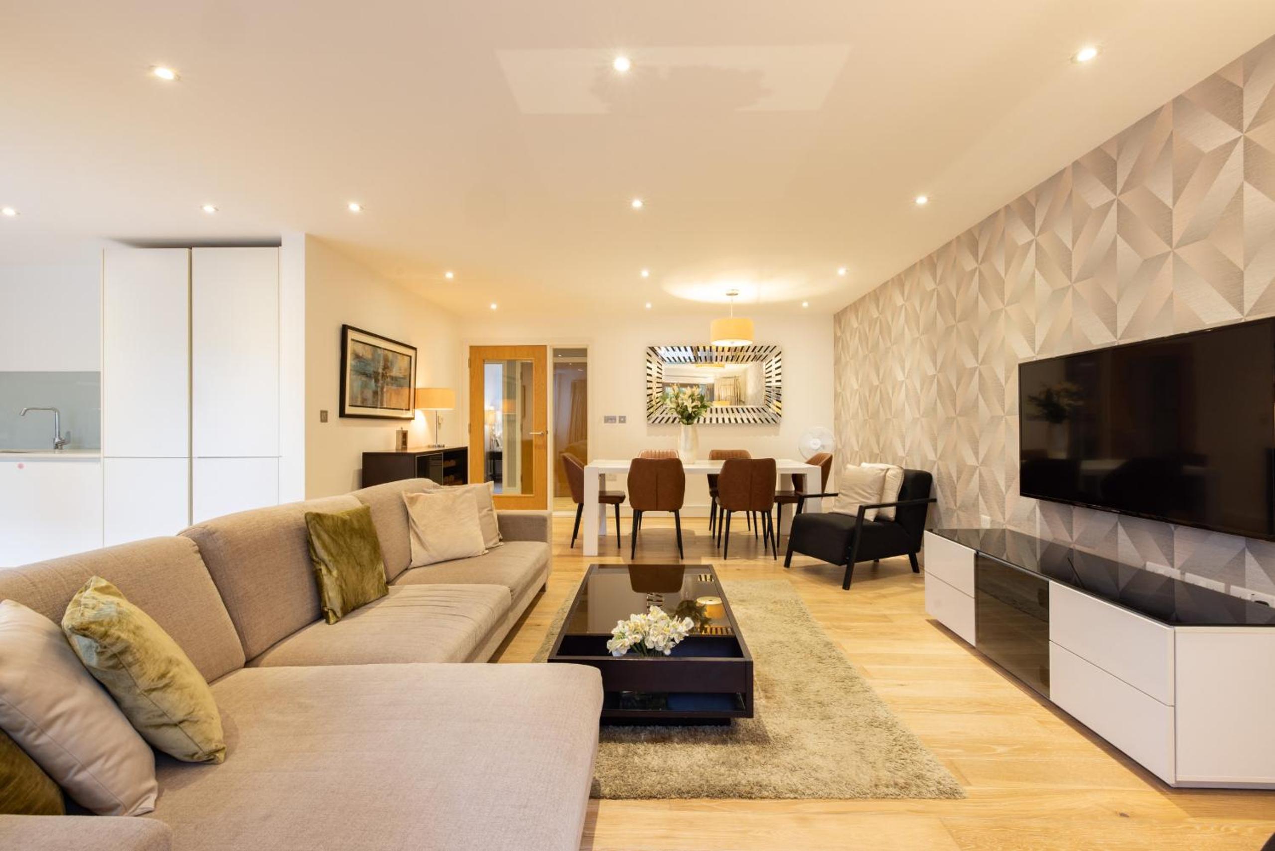 Modern, Spacious Home with Patio