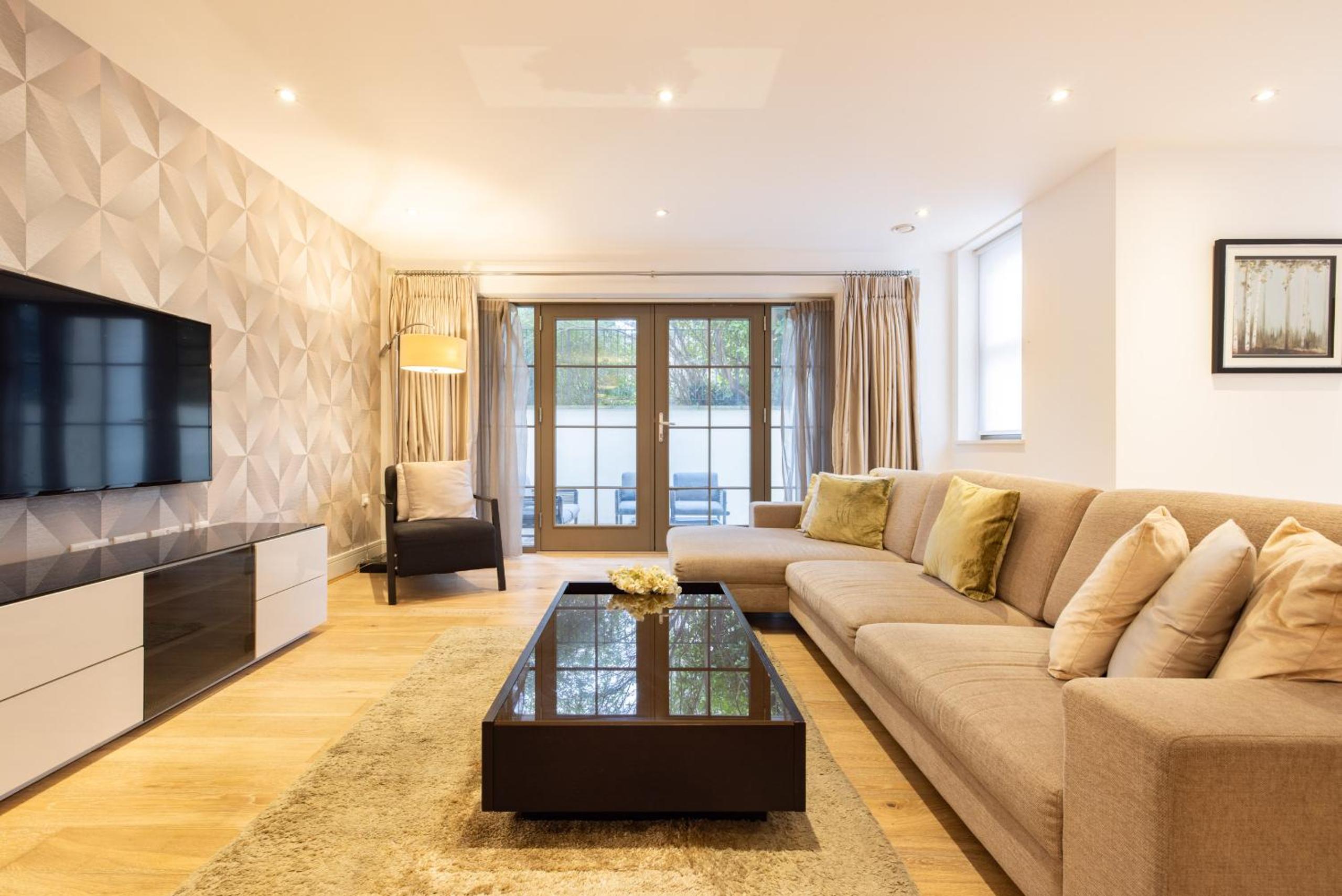 Modern, Spacious Home with Patio
