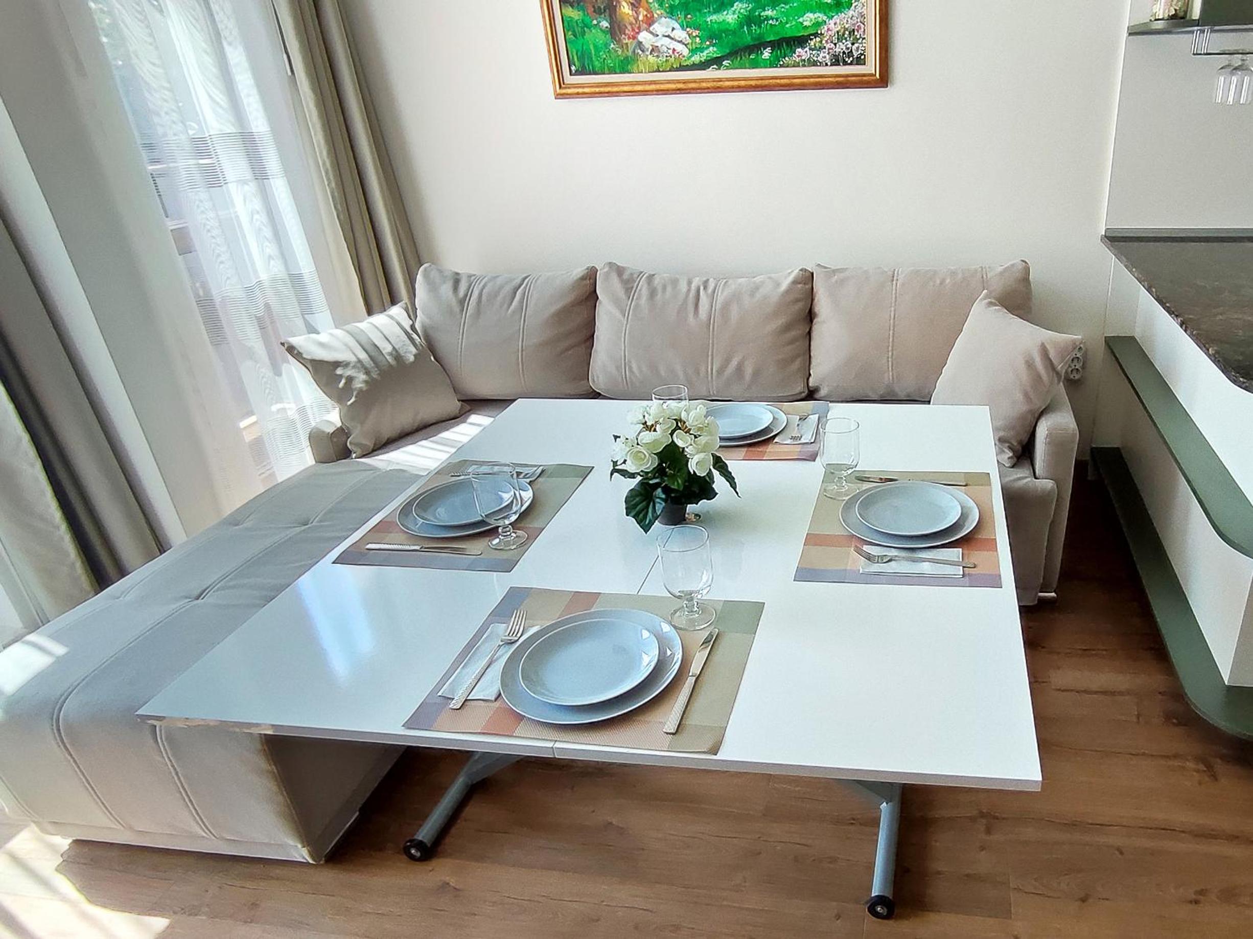 2 Coastal Retreat Apartments