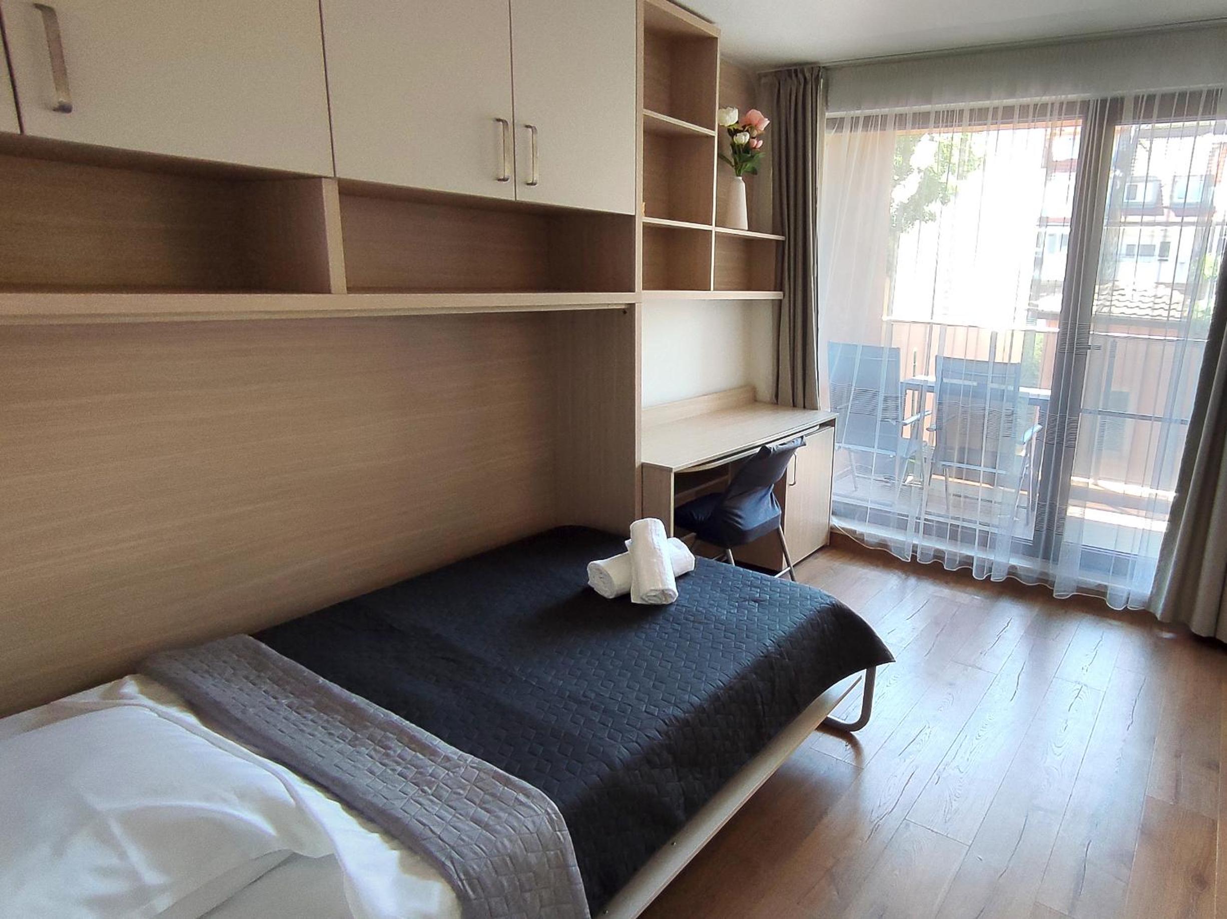 2 Coastal Retreat Apartments